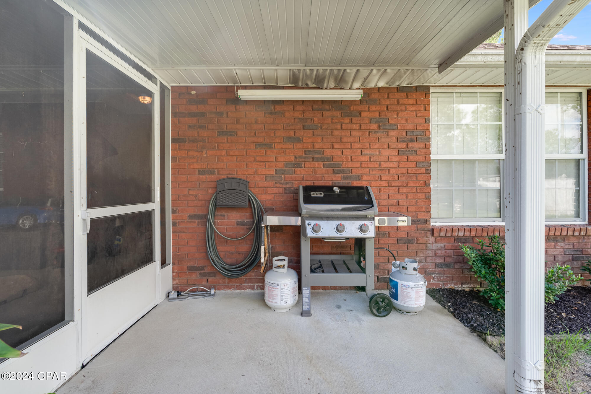 201 White Oaks Boulevard
