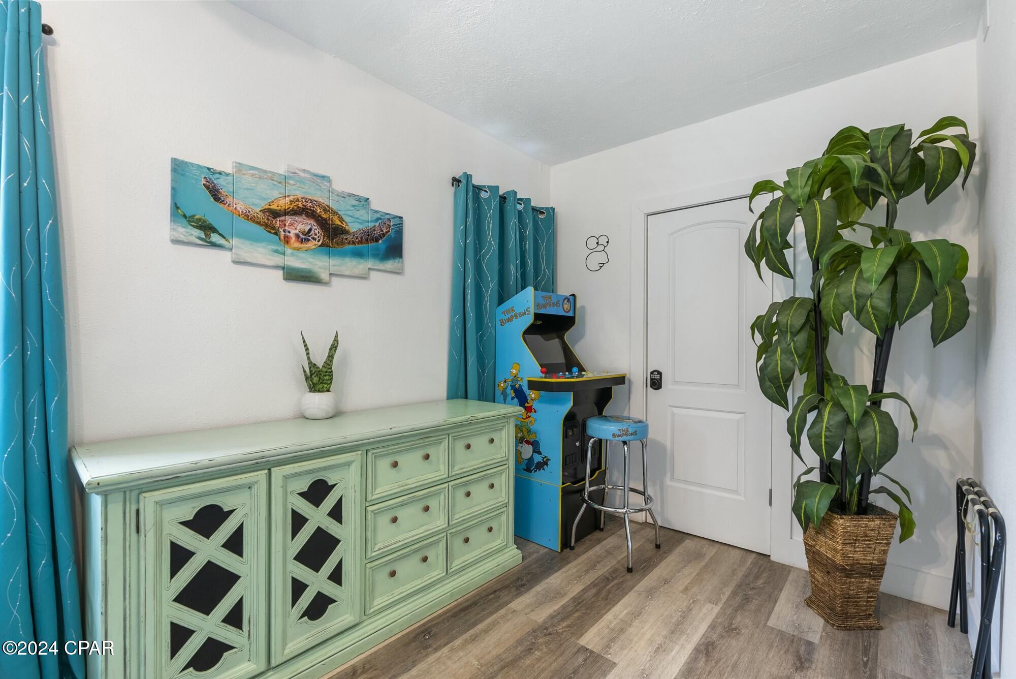3915 W 25th Court