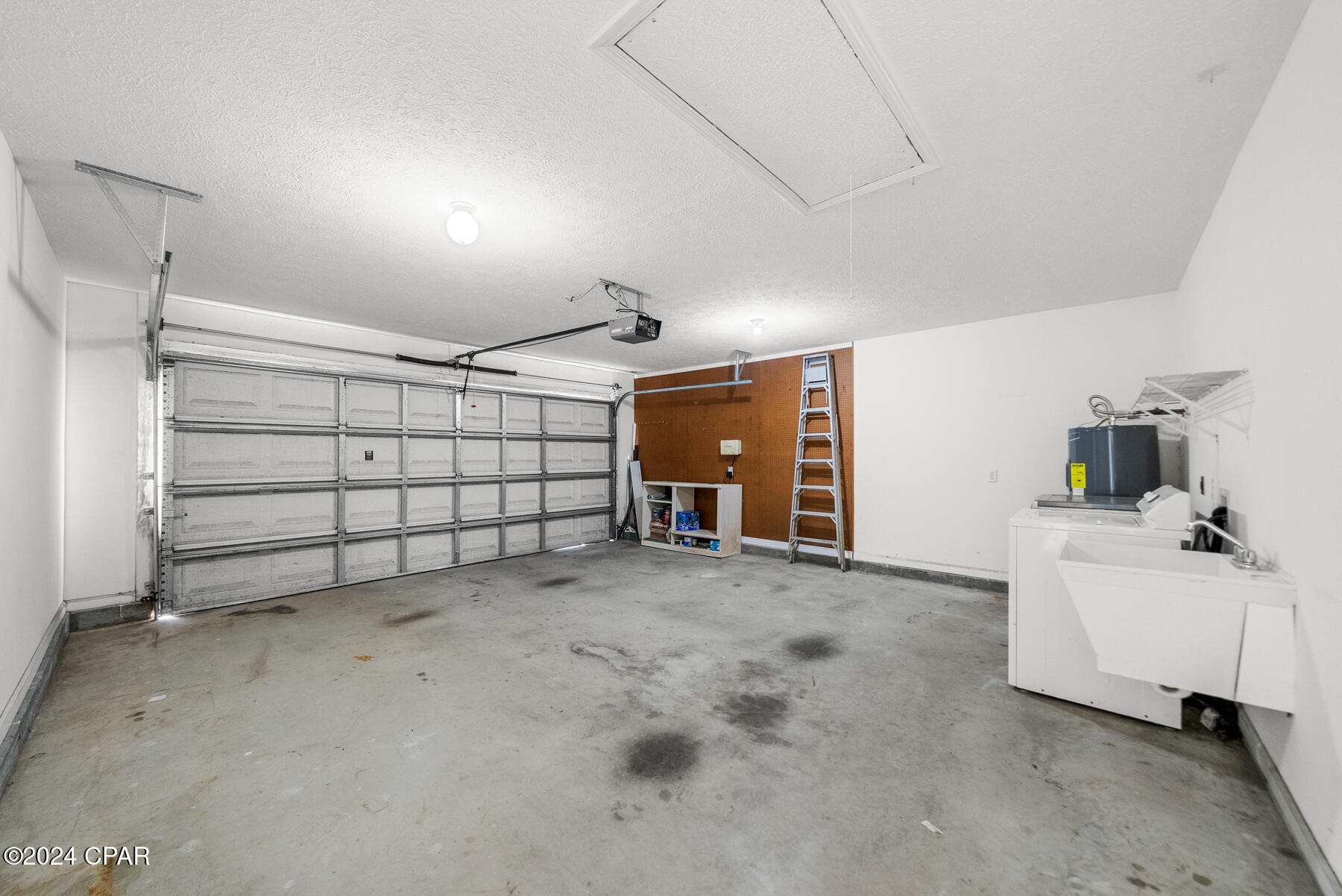 141 Lakeridge Drive