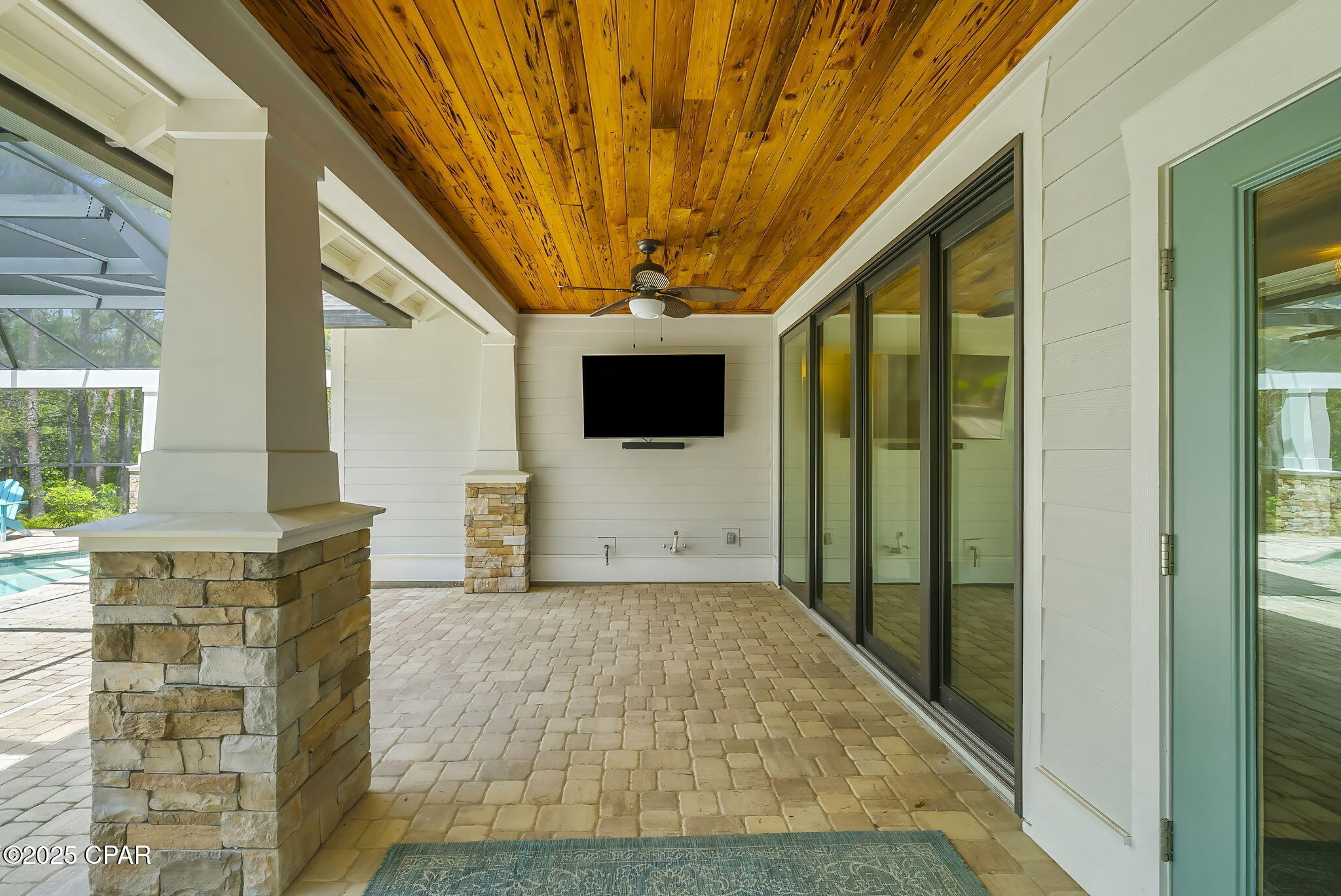 1732 Lost Cove Lane