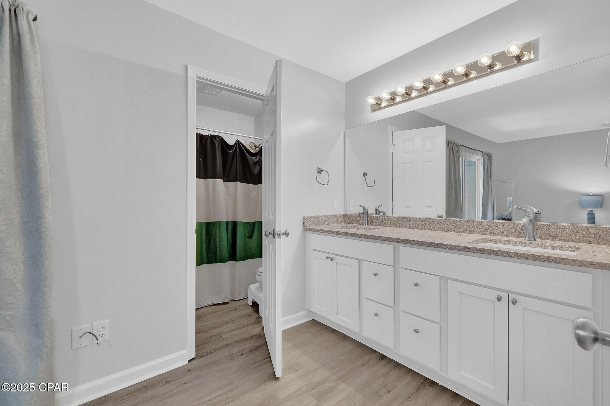 1325 W 12th Street A9