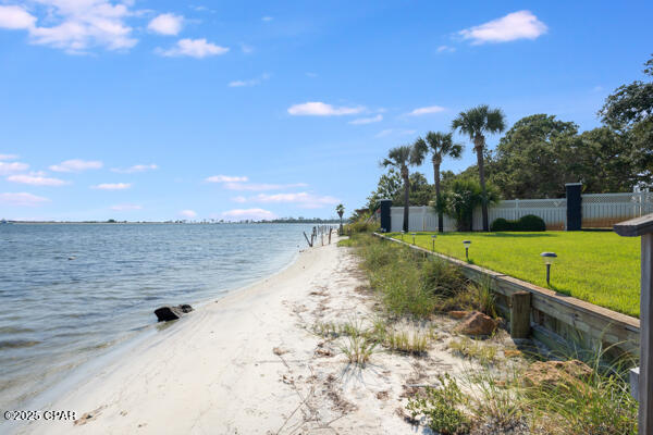 3827 Mariner Drive, Beach