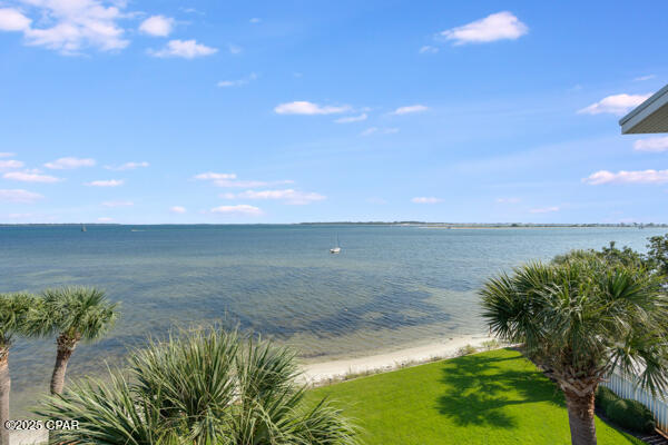 3827 Mariner Drive, Beach