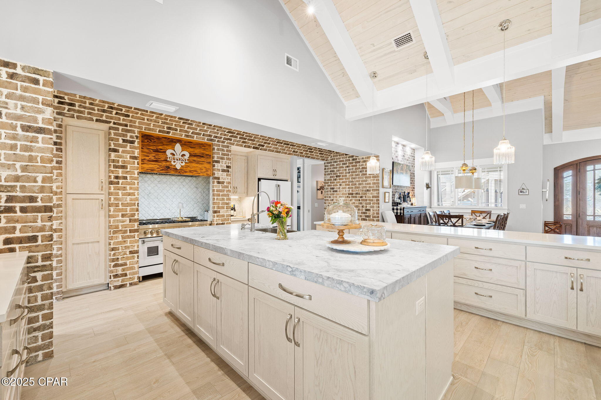 1400 Otter Point