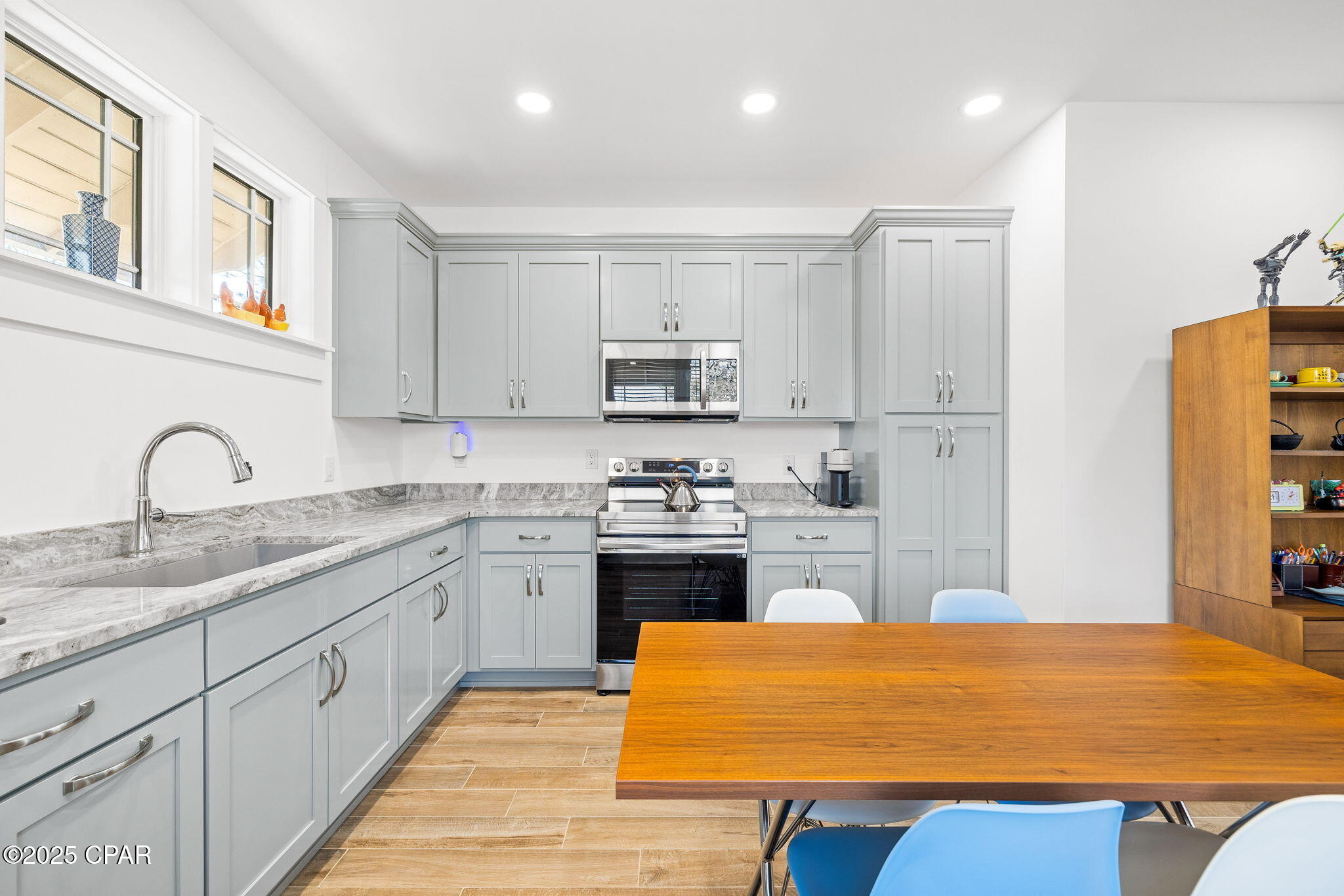 1400 Otter Point