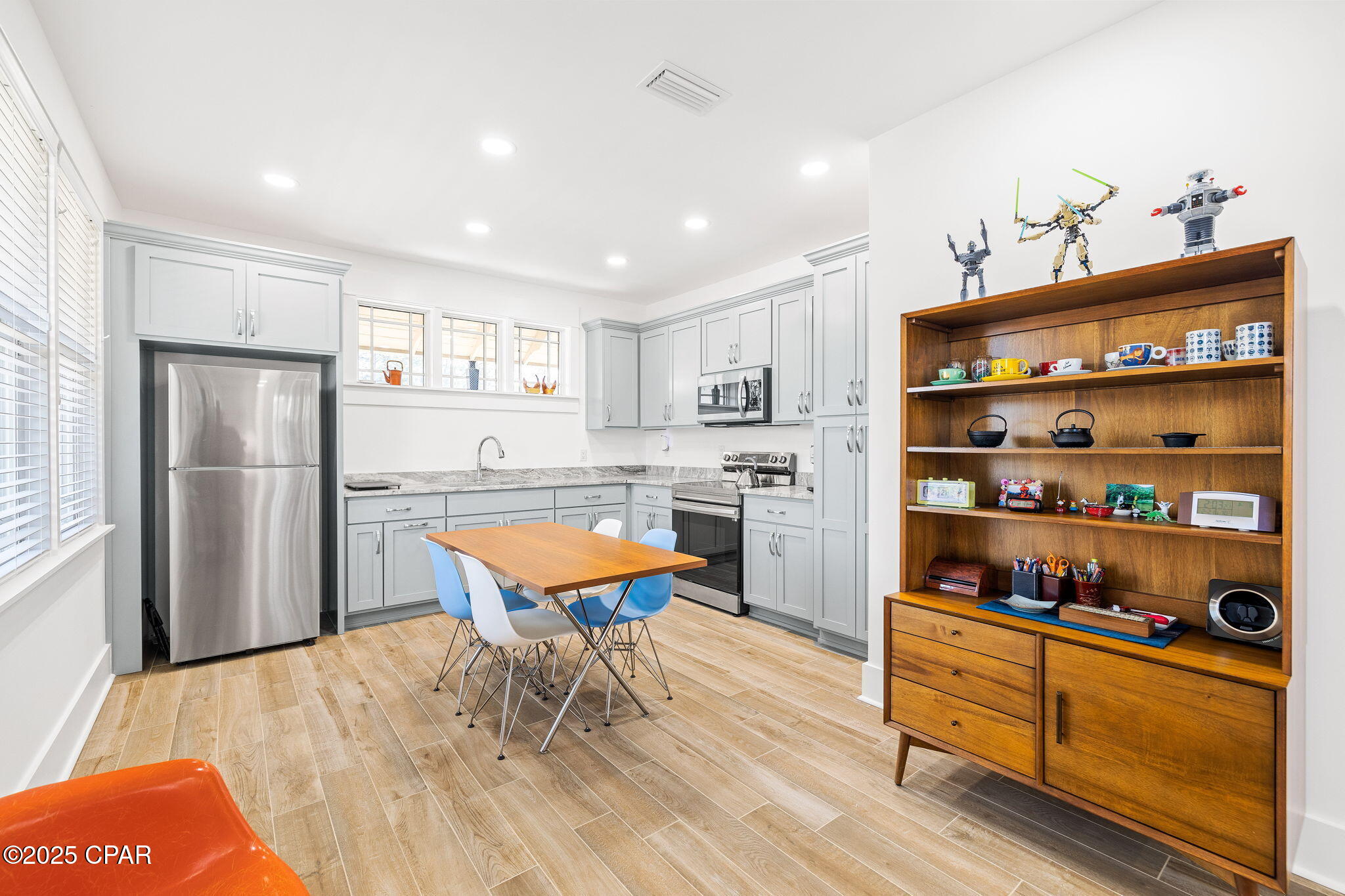 1400 Otter Point