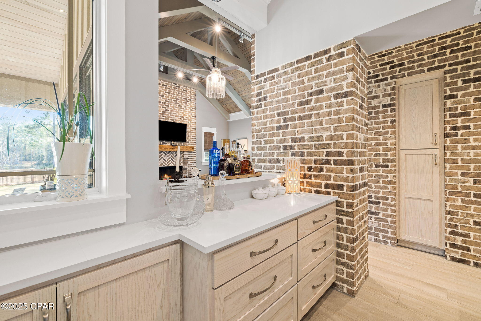 1400 Otter Point