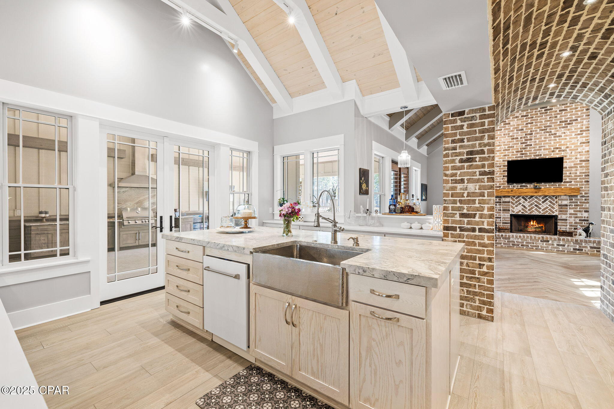 1400 Otter Point