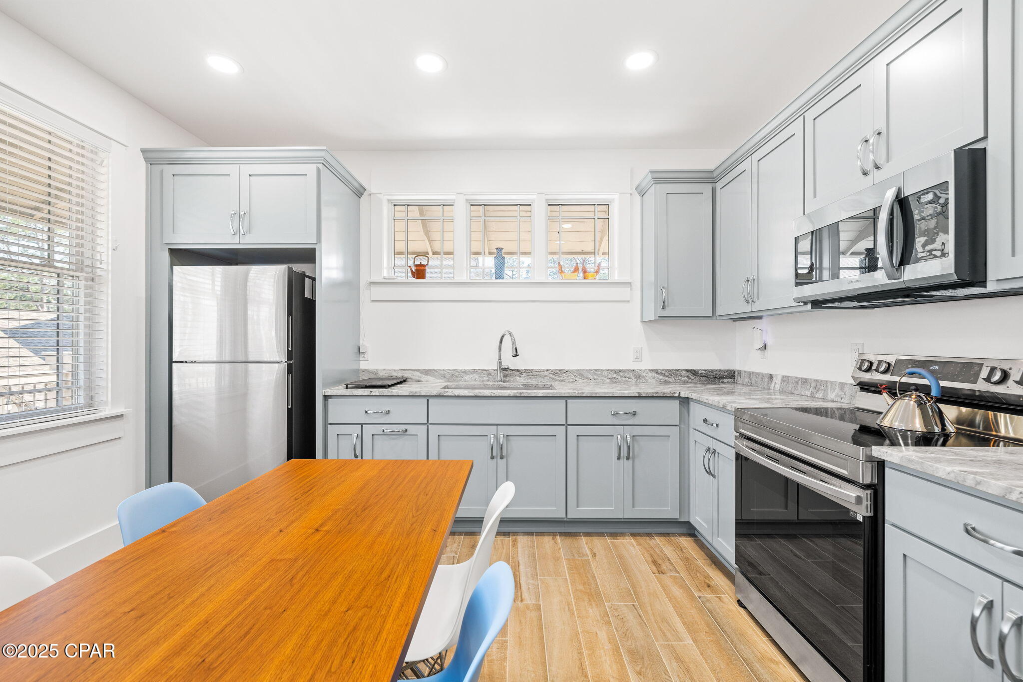 1400 Otter Point