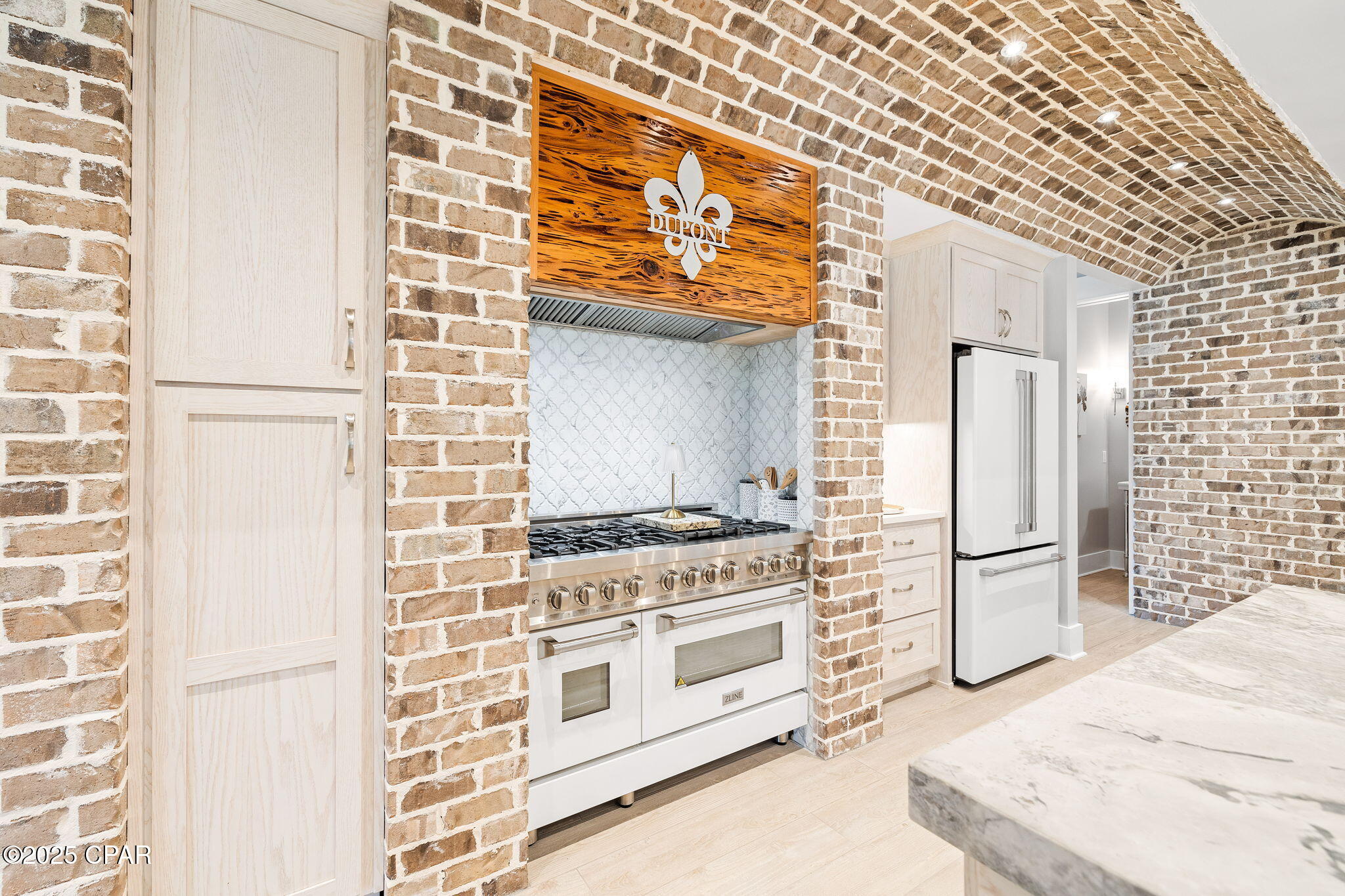 1400 Otter Point