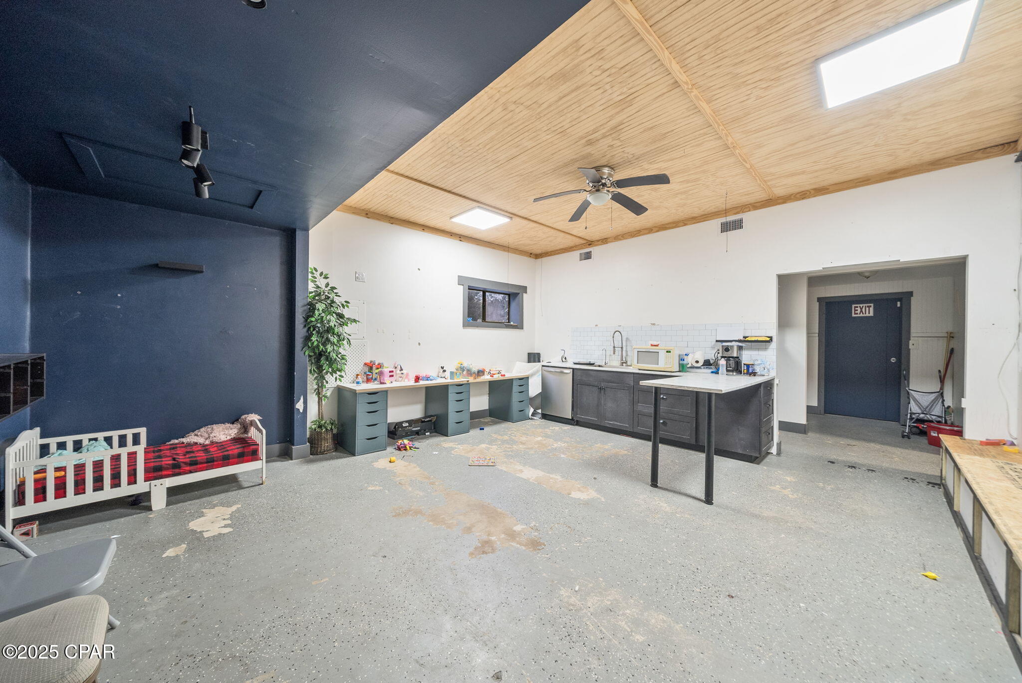 601 W 11th Street