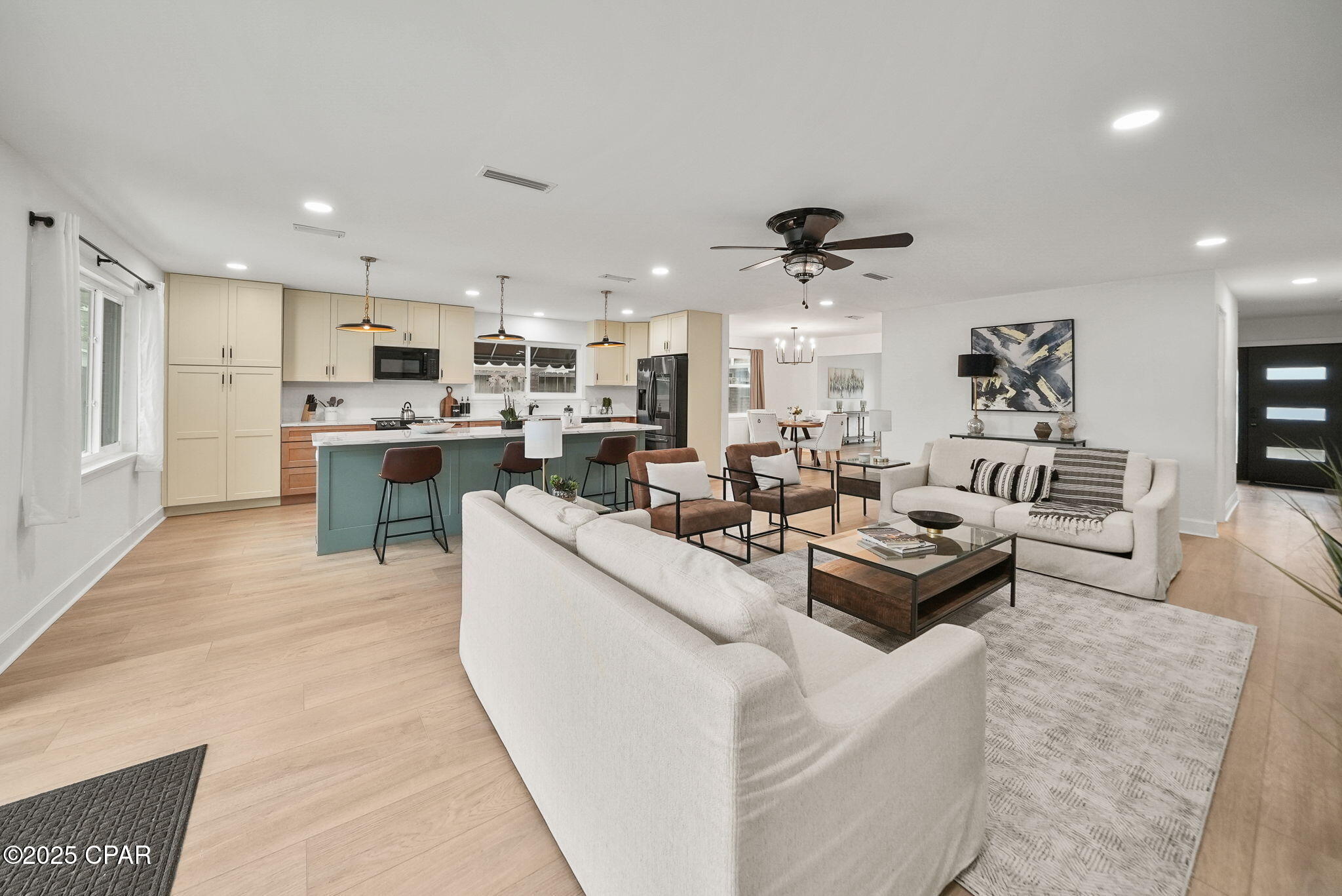920 W Beach Drive