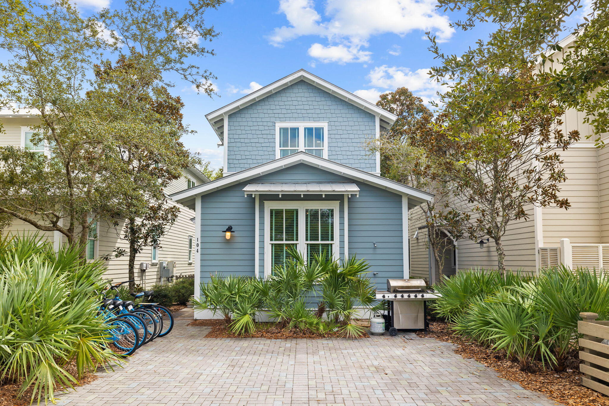 104 W Summersweet Lane