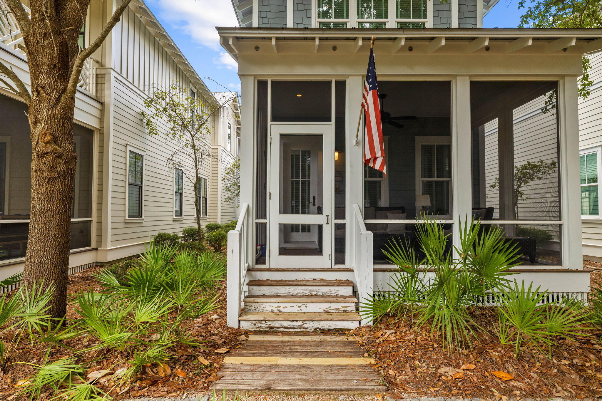 104 W Summersweet Lane