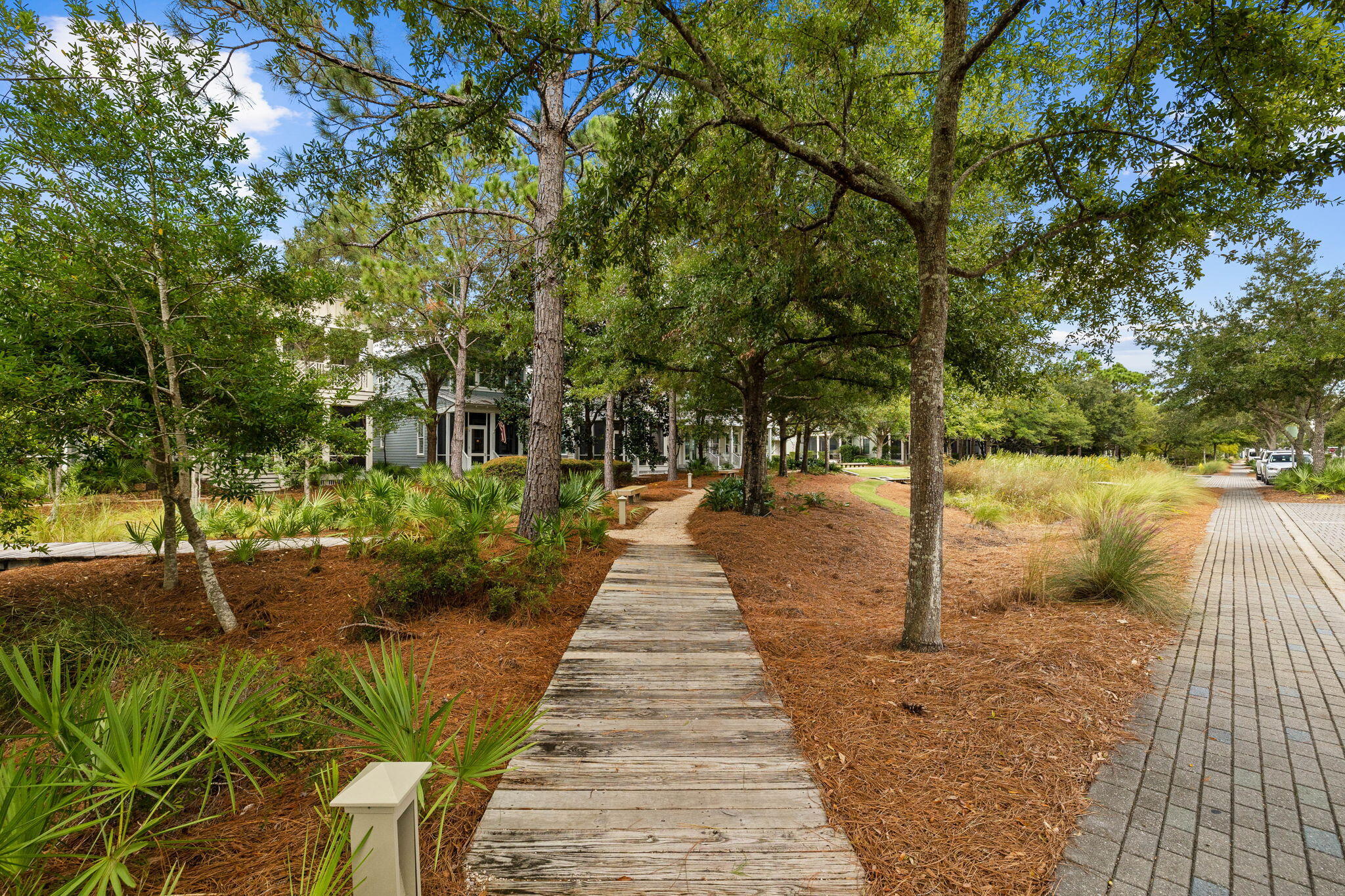 104 W Summersweet Lane