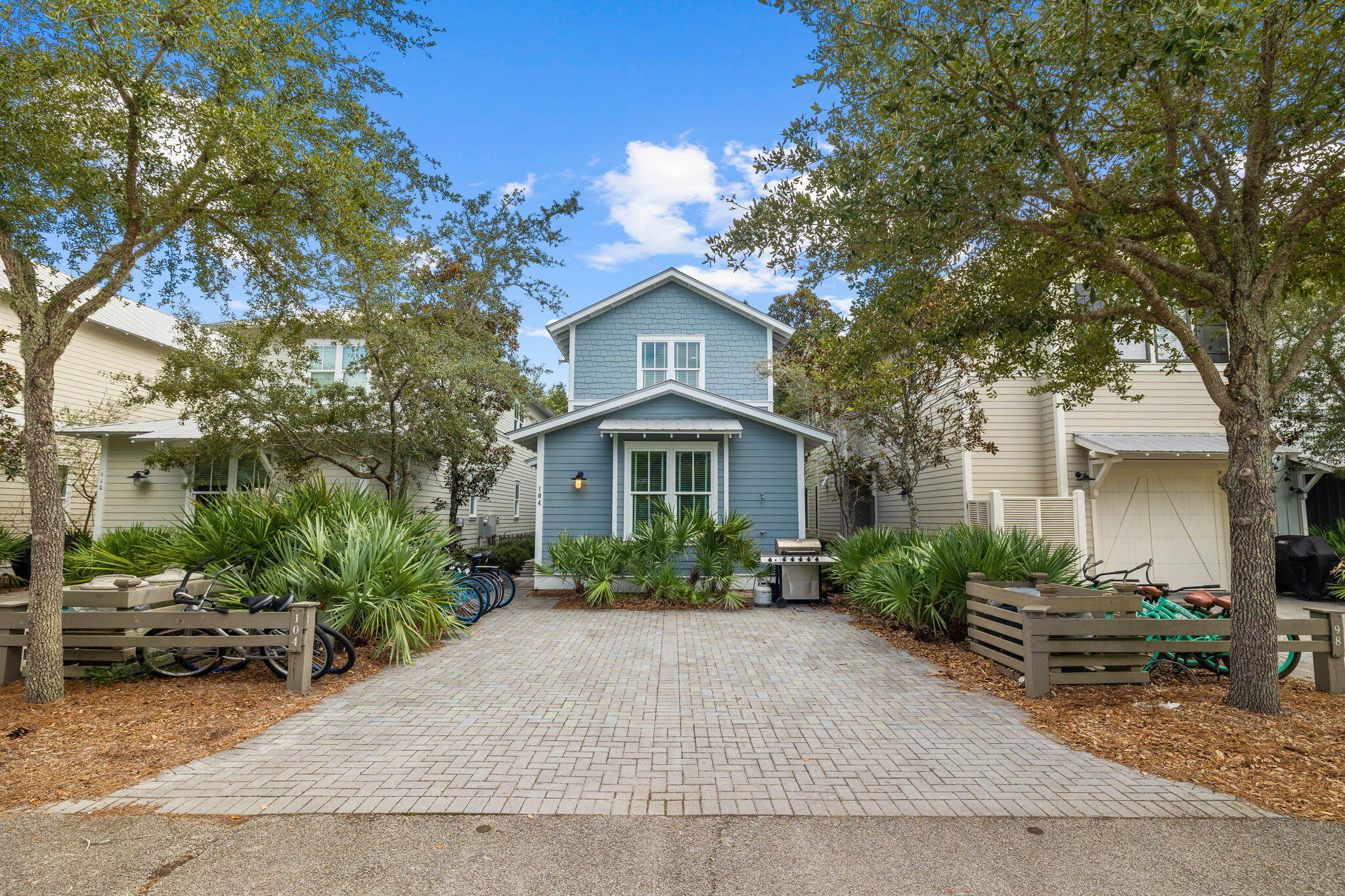 104 W Summersweet Lane