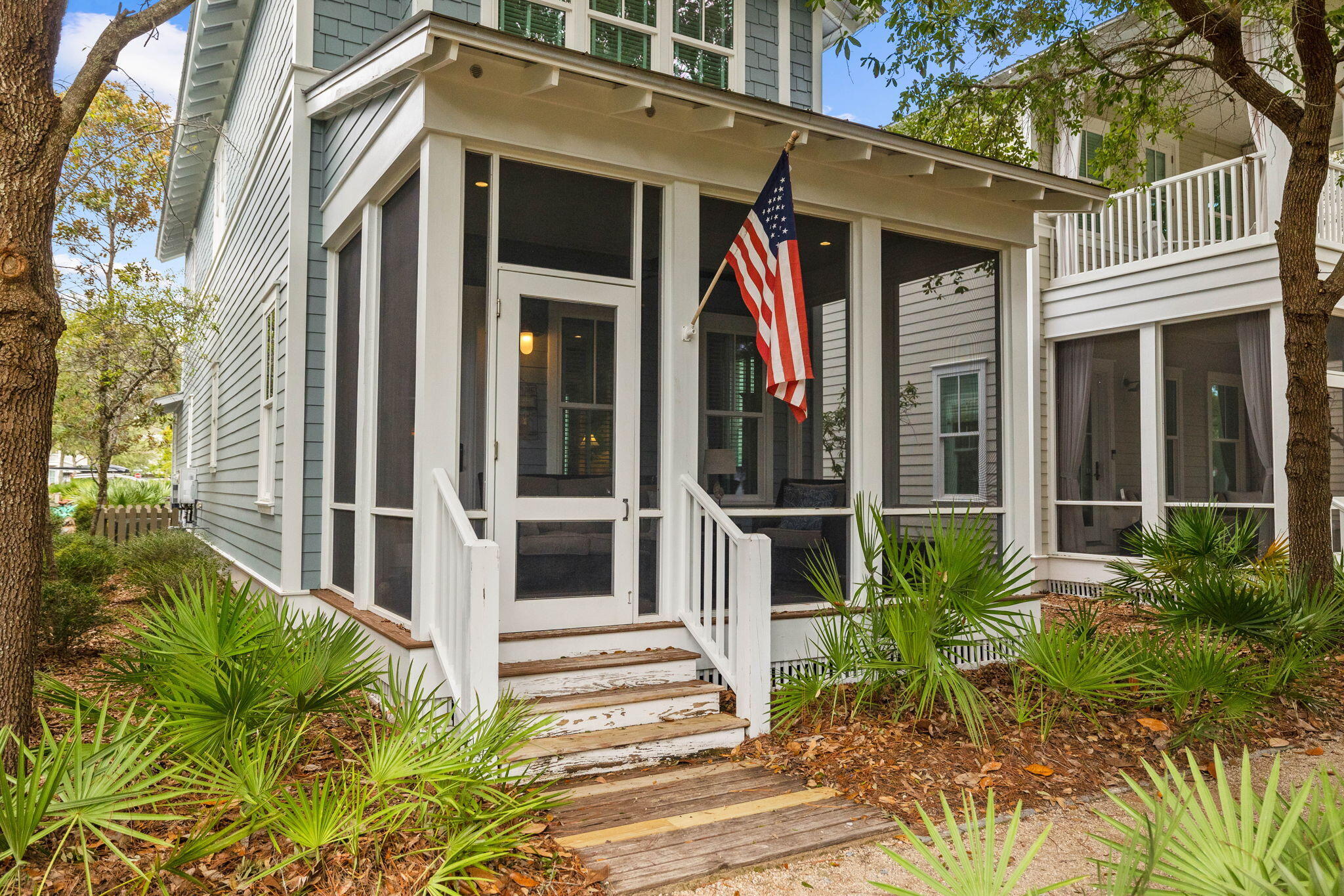 104 W Summersweet Lane