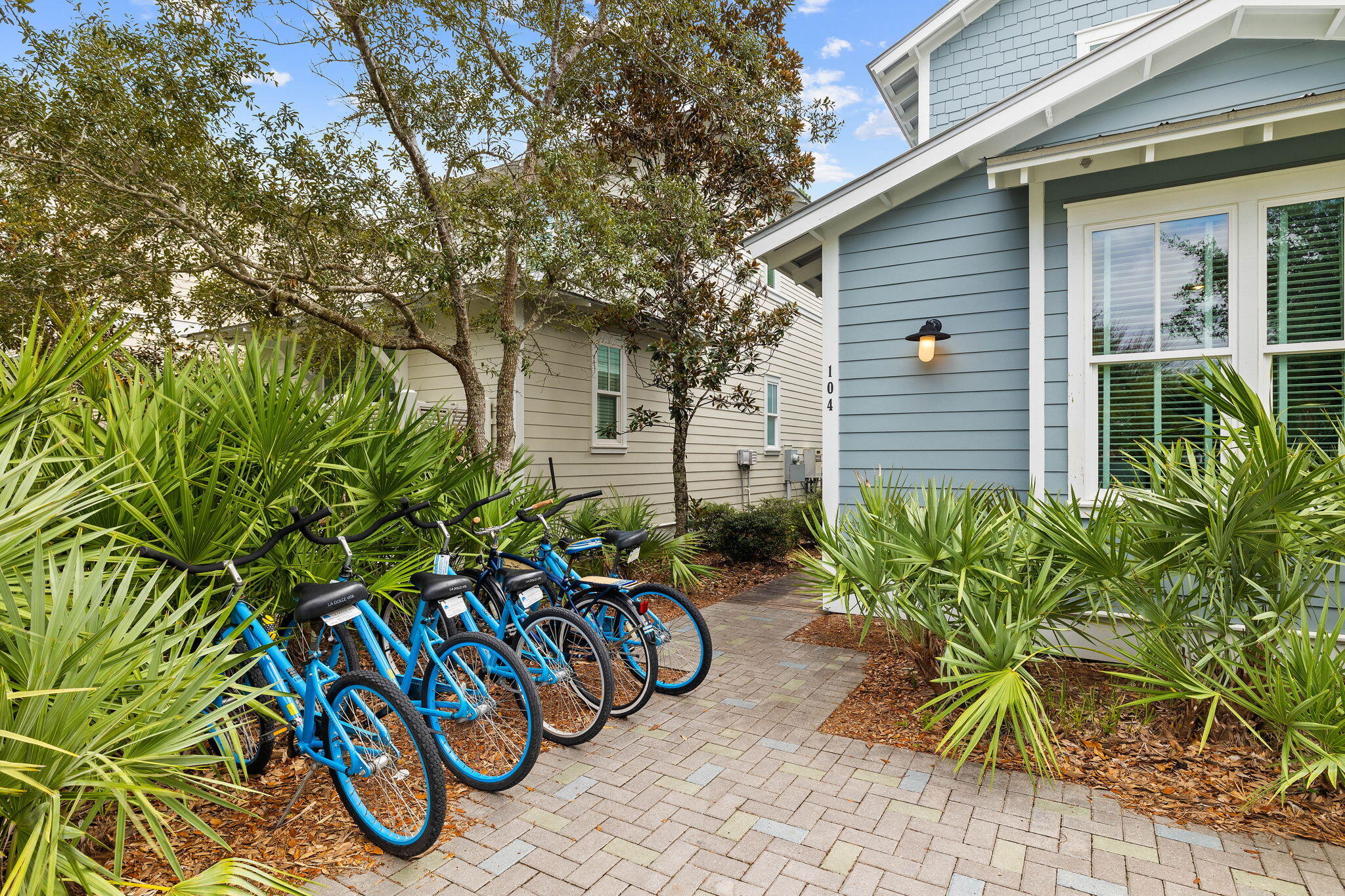 104 W Summersweet Lane