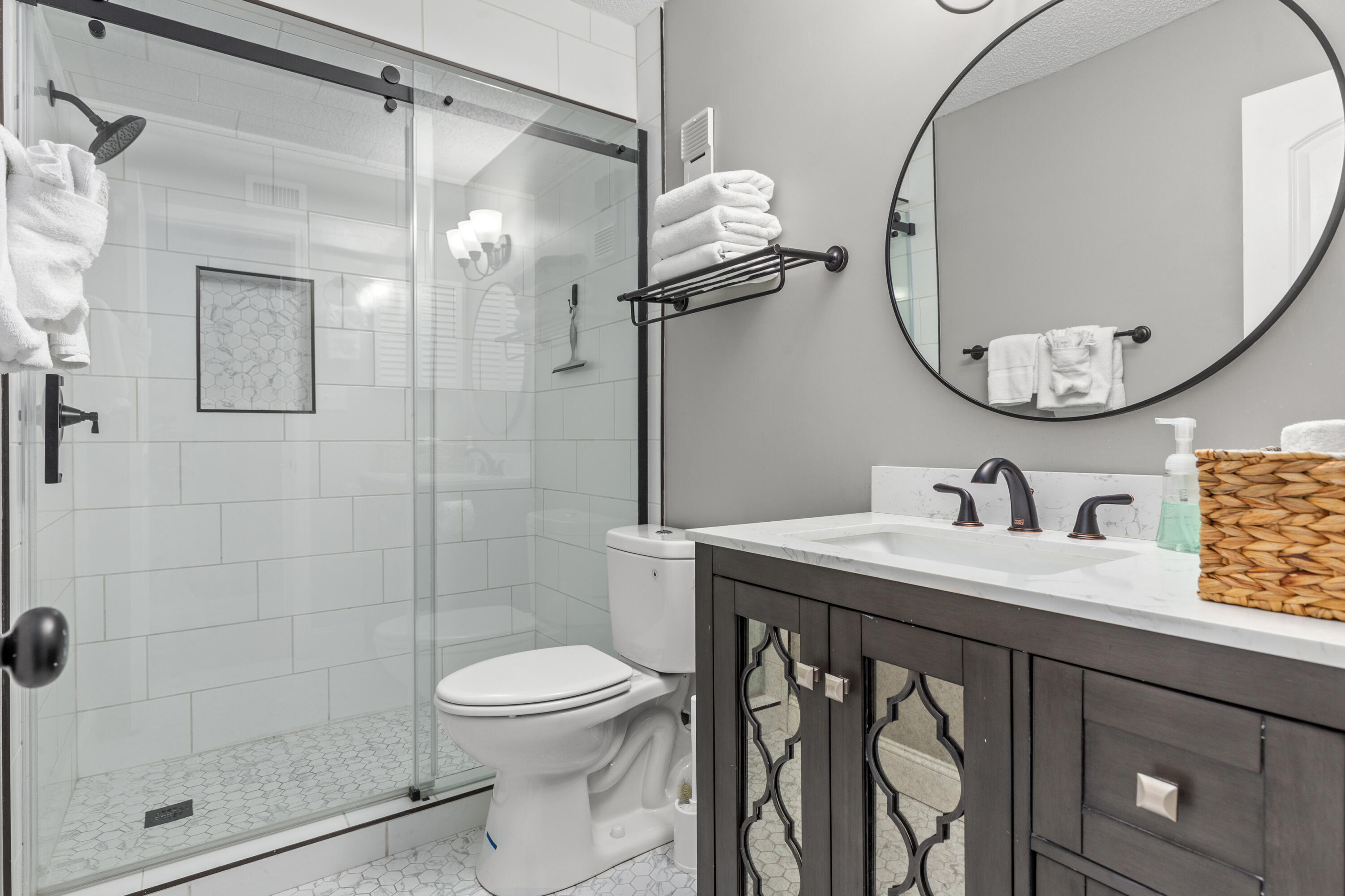 5801 Thomas Drive, UNIT 724