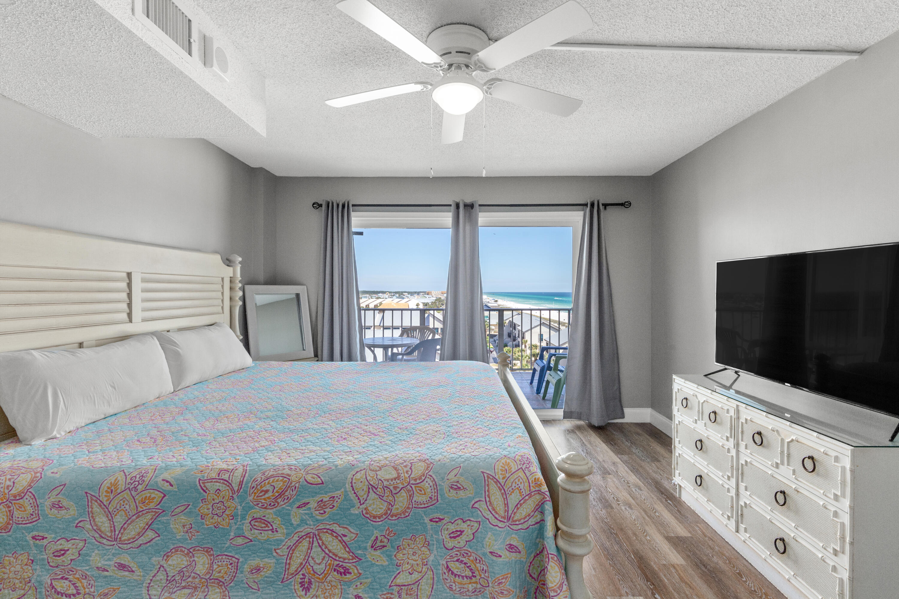 5801 Thomas Drive, UNIT 724