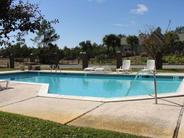 1733 E Smugglers Cove Drive