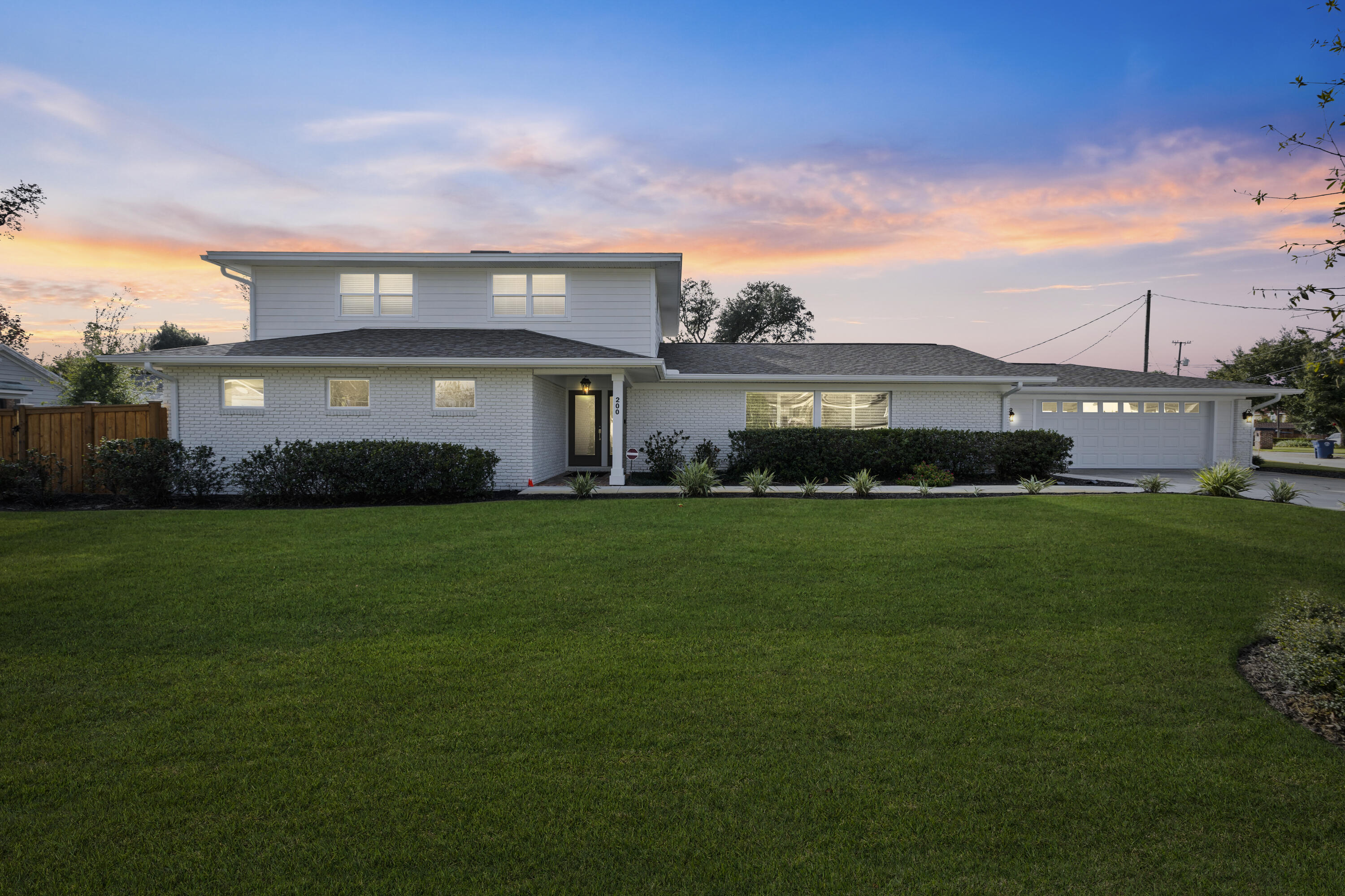 200 Hollis Avenue