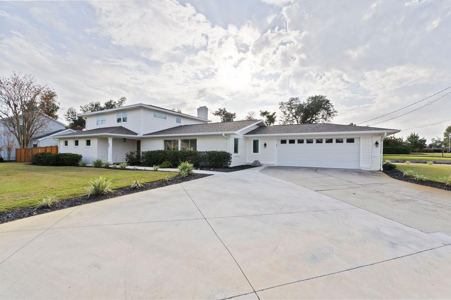 200 Hollis Avenue
