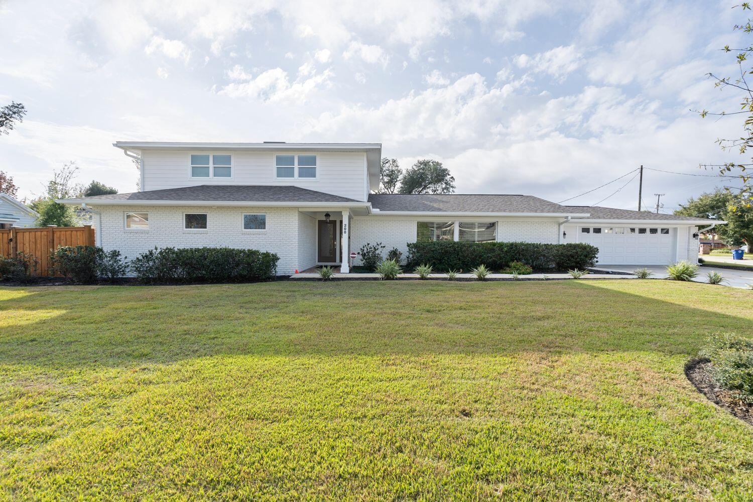 200 Hollis Avenue