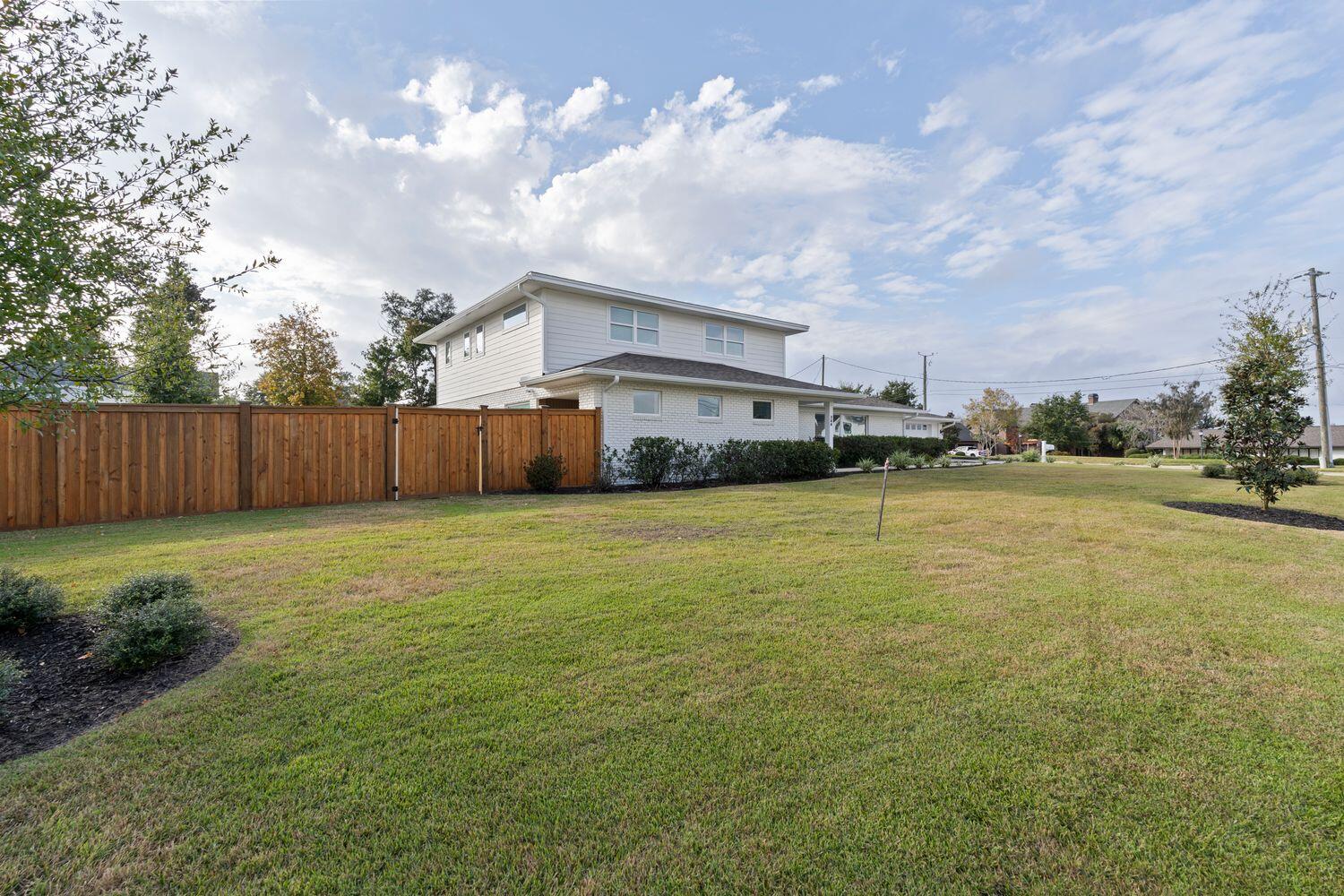 200 Hollis Avenue