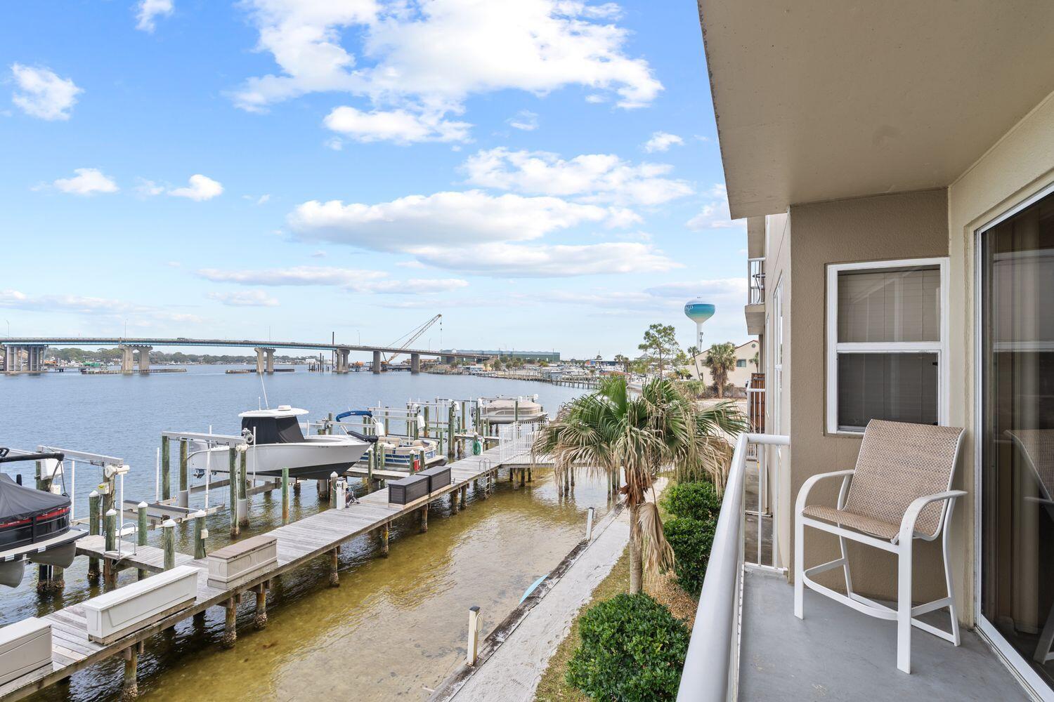 321 Bream Avenue 207