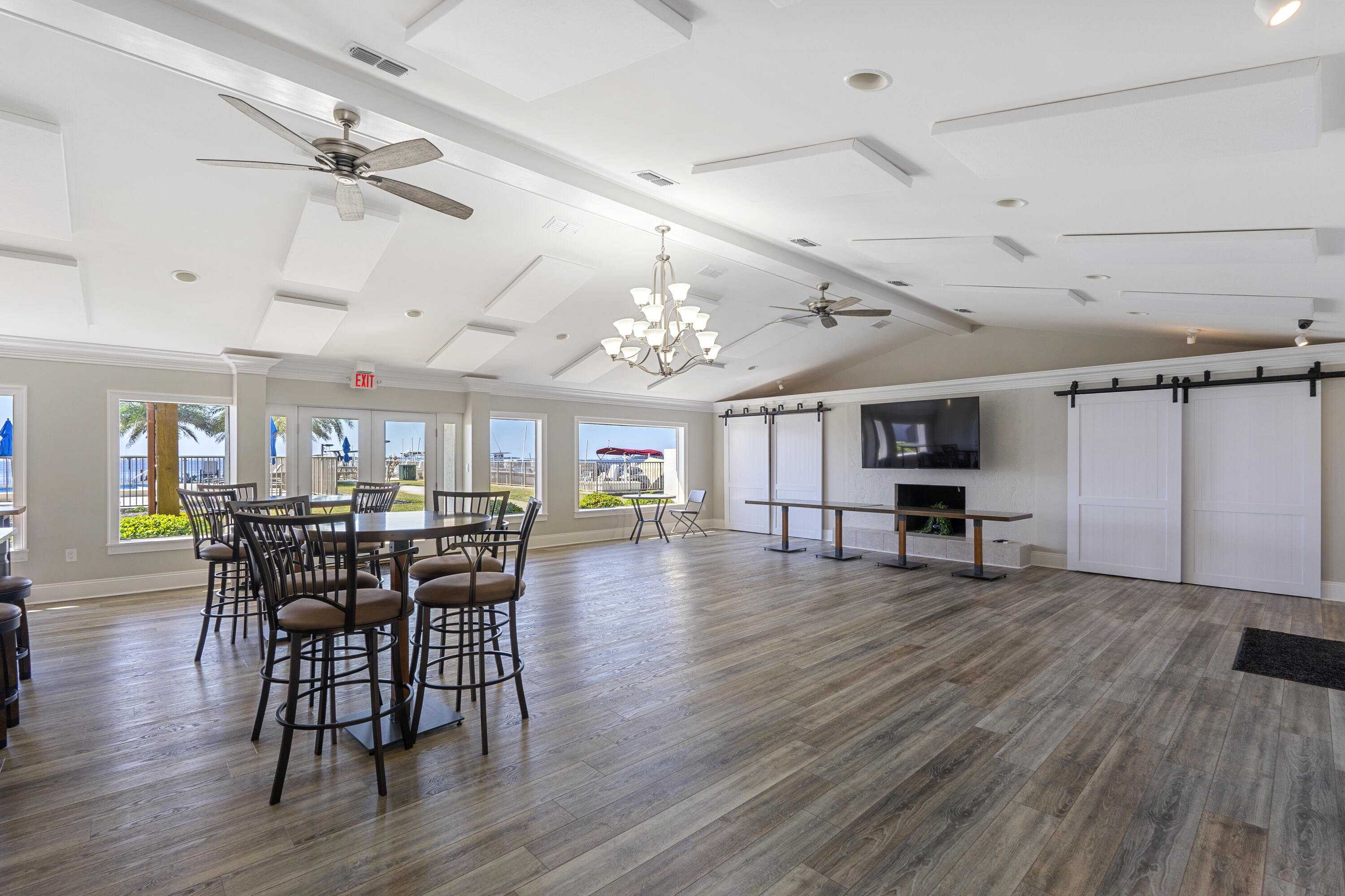 2100 W Beach Drive, O-103