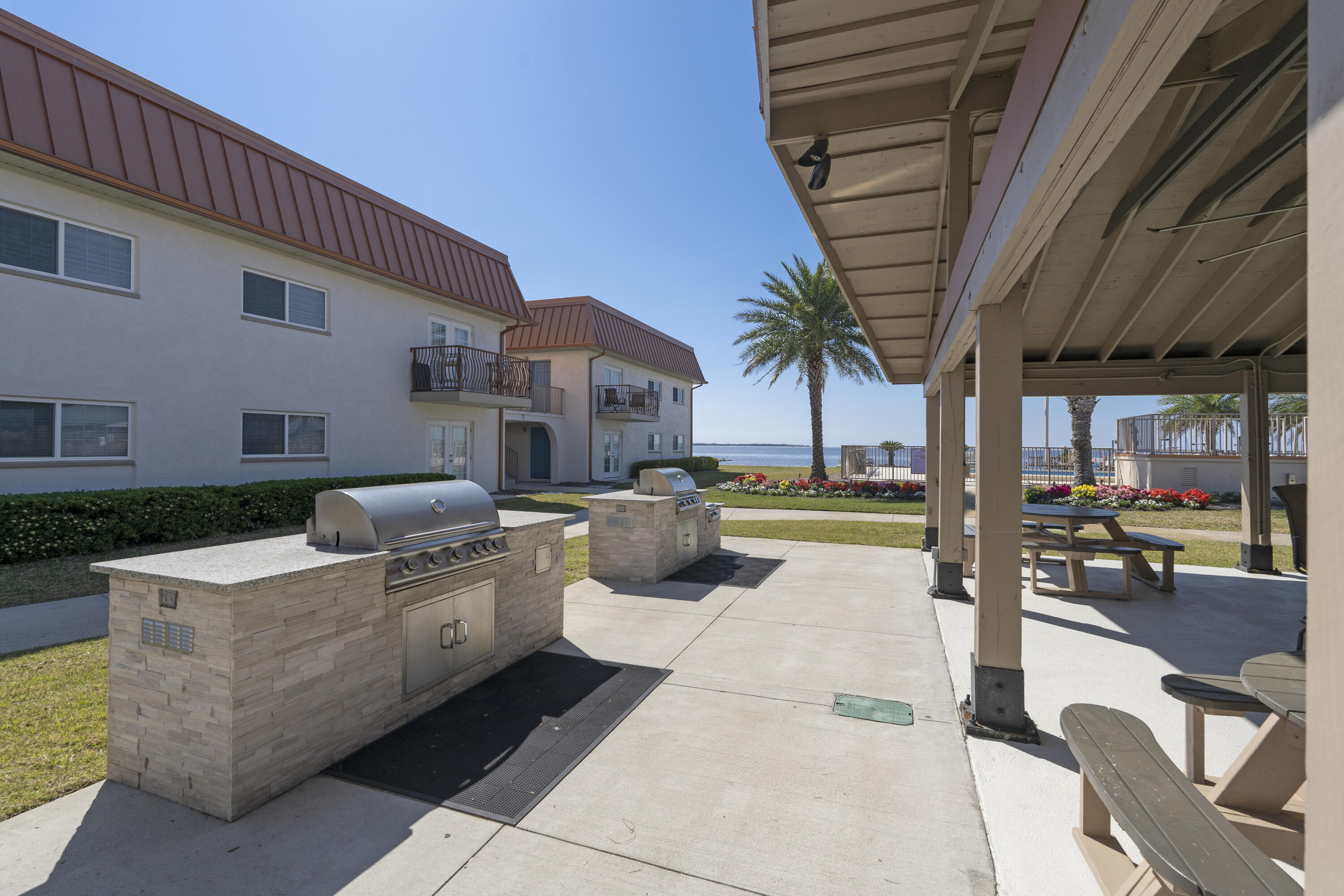 2100 W Beach Drive, O-103