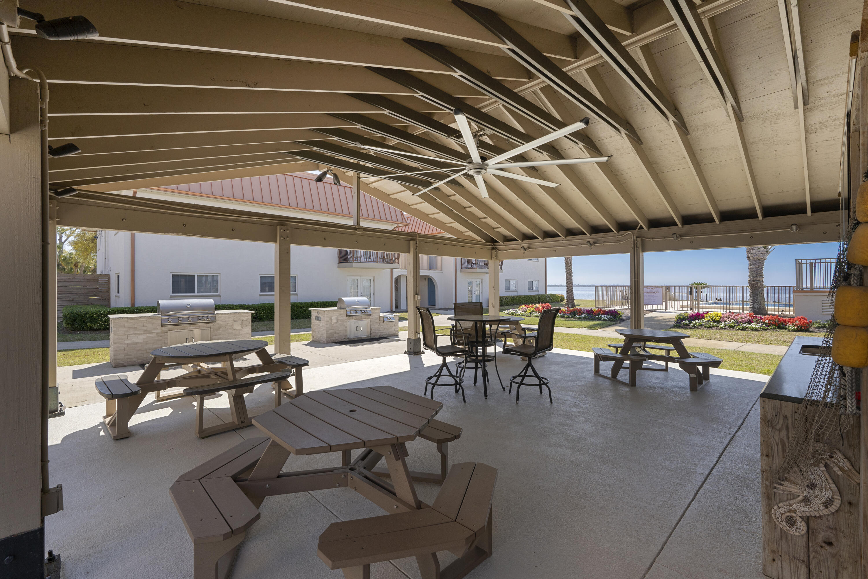 2100 W Beach Drive, O-103