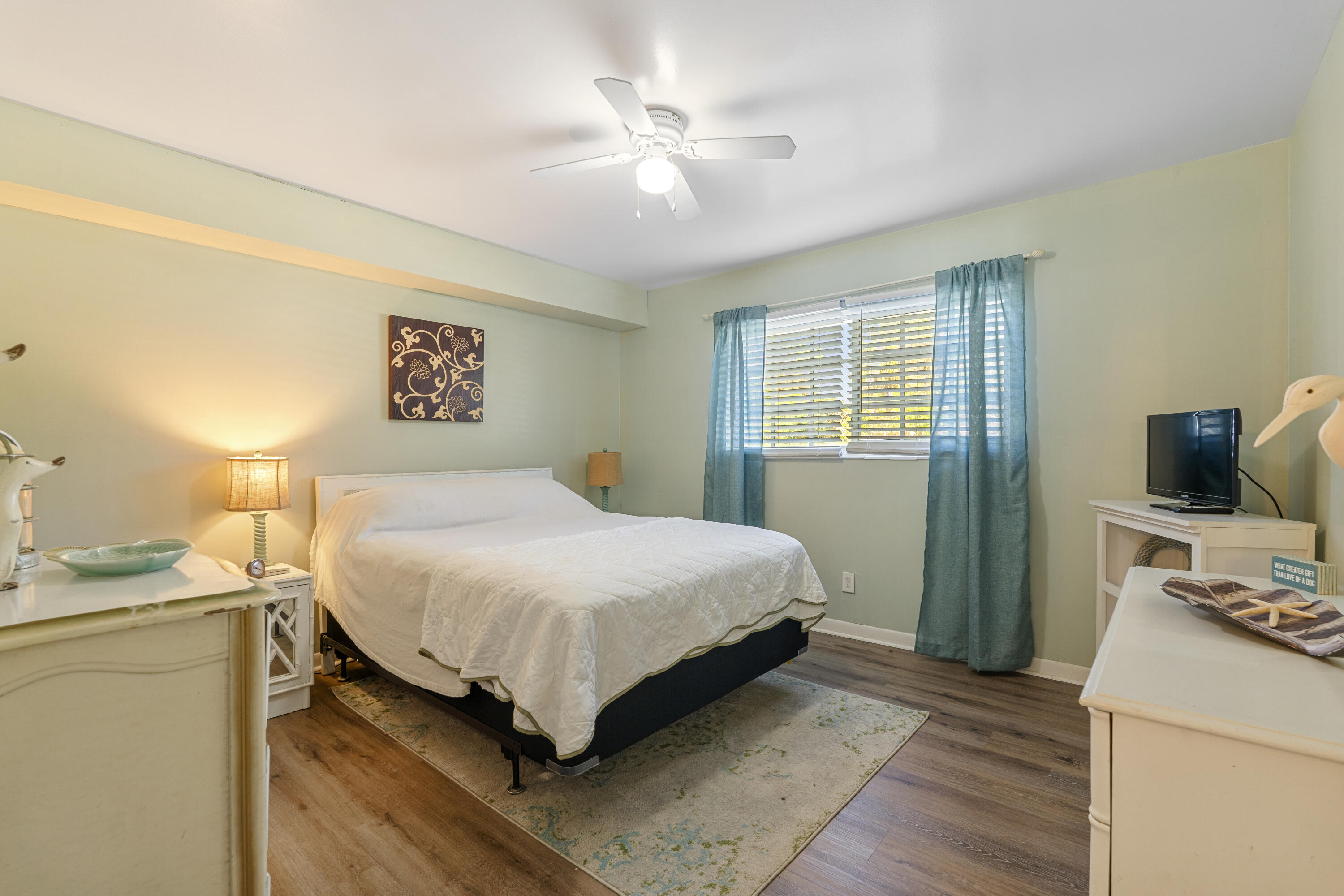 2100 W Beach Drive, O-103