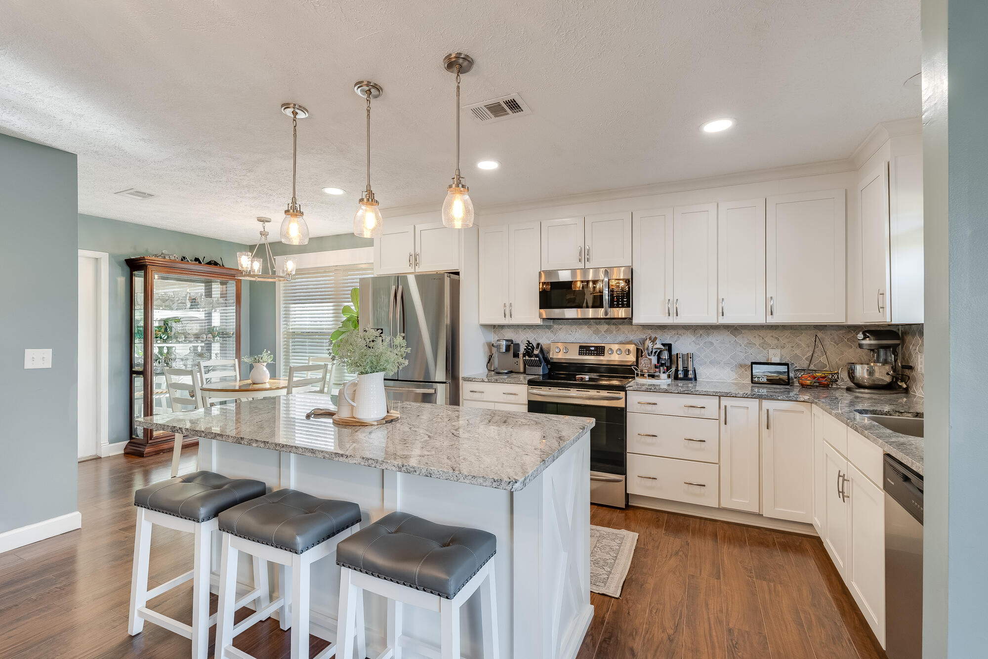 6009 Stephanie Drive
