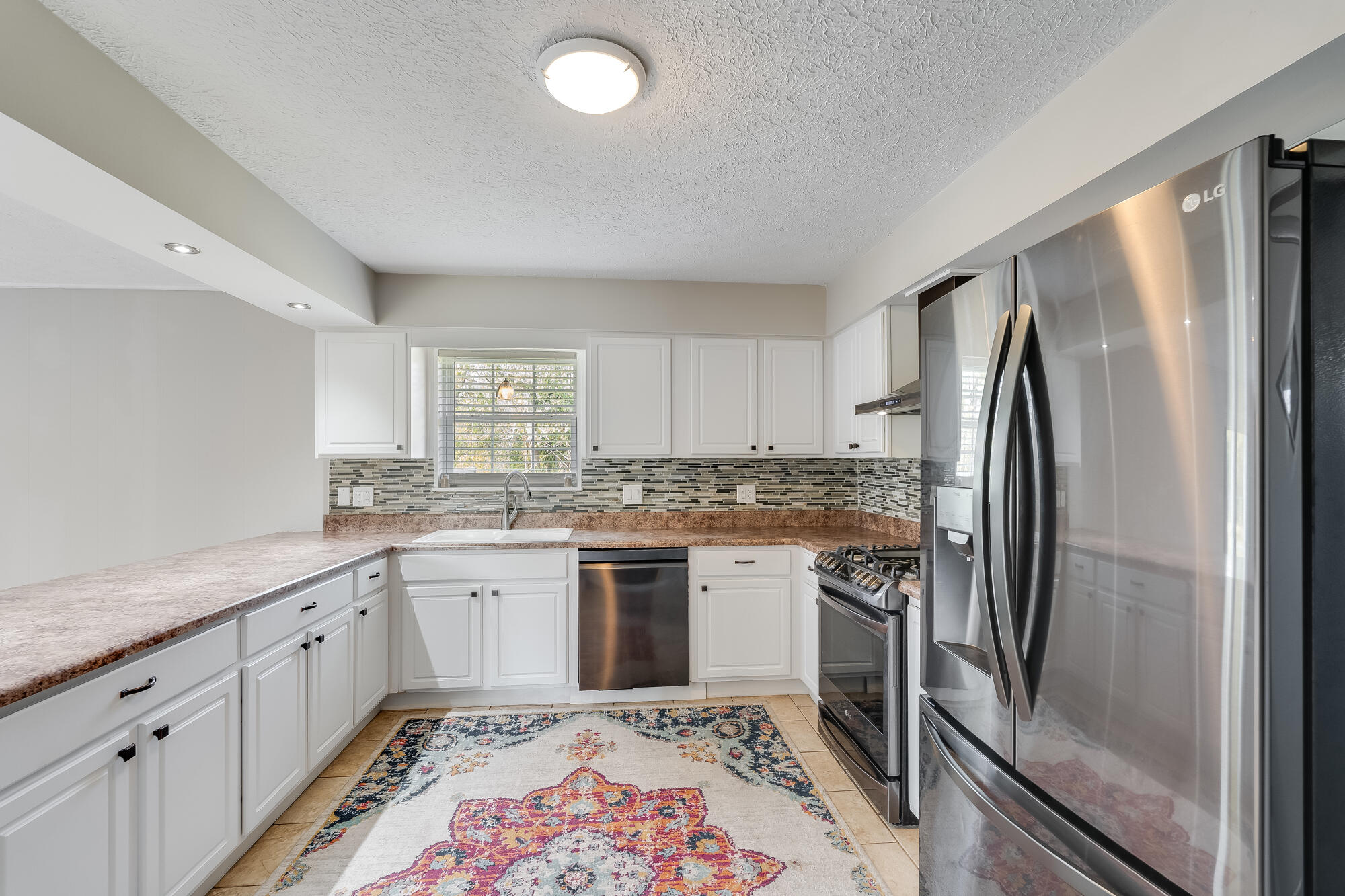 208 W 34Th Place