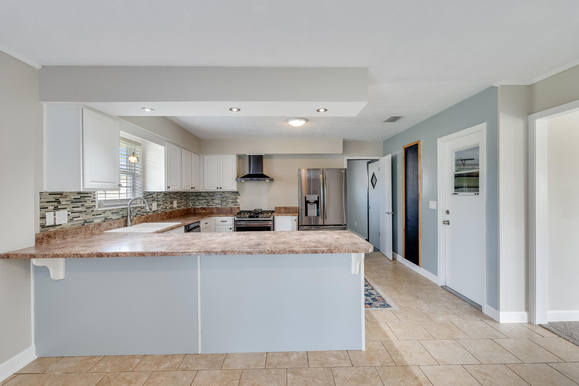 208 W 34Th Place