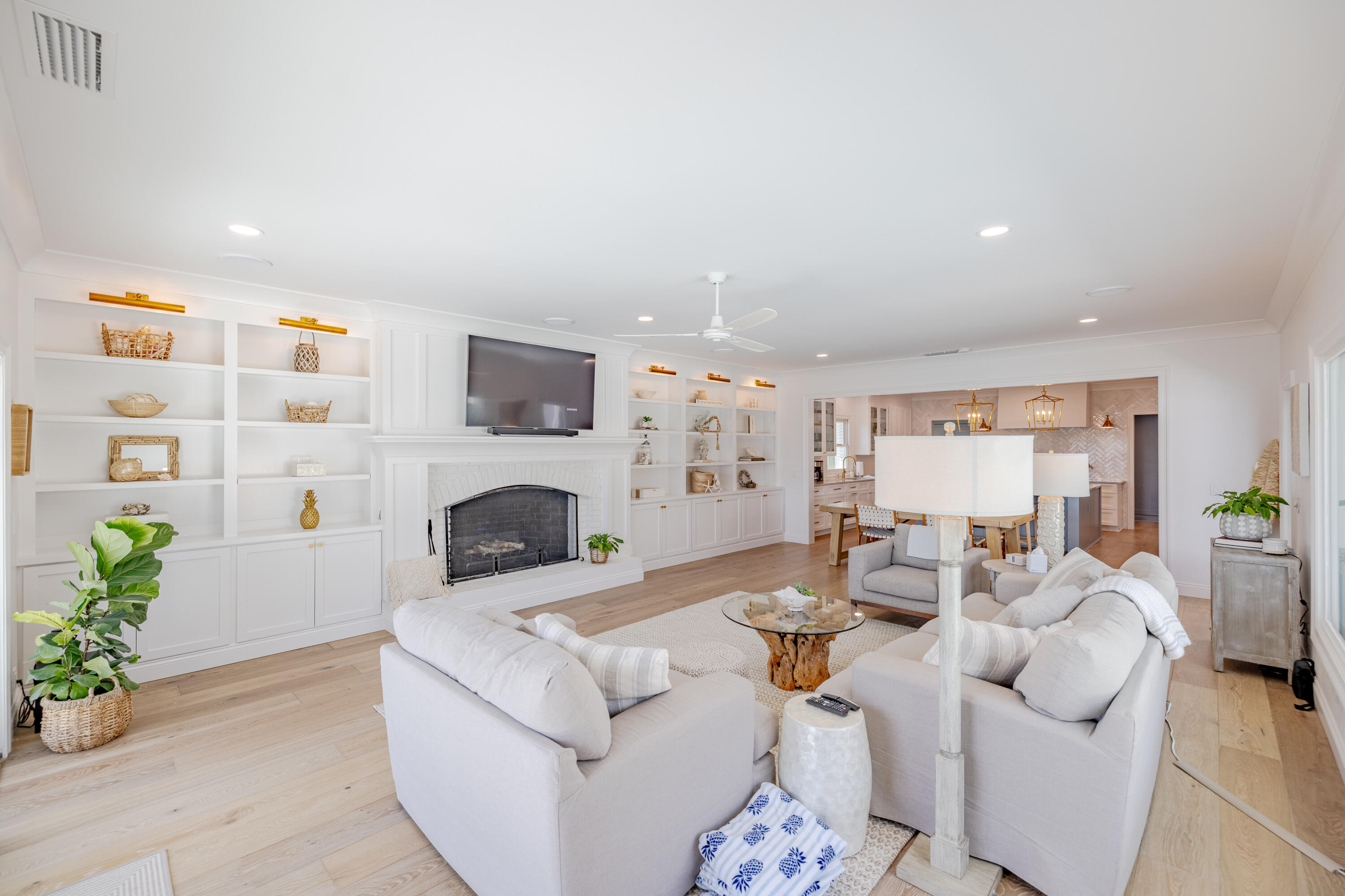 211 Hollis Avenue