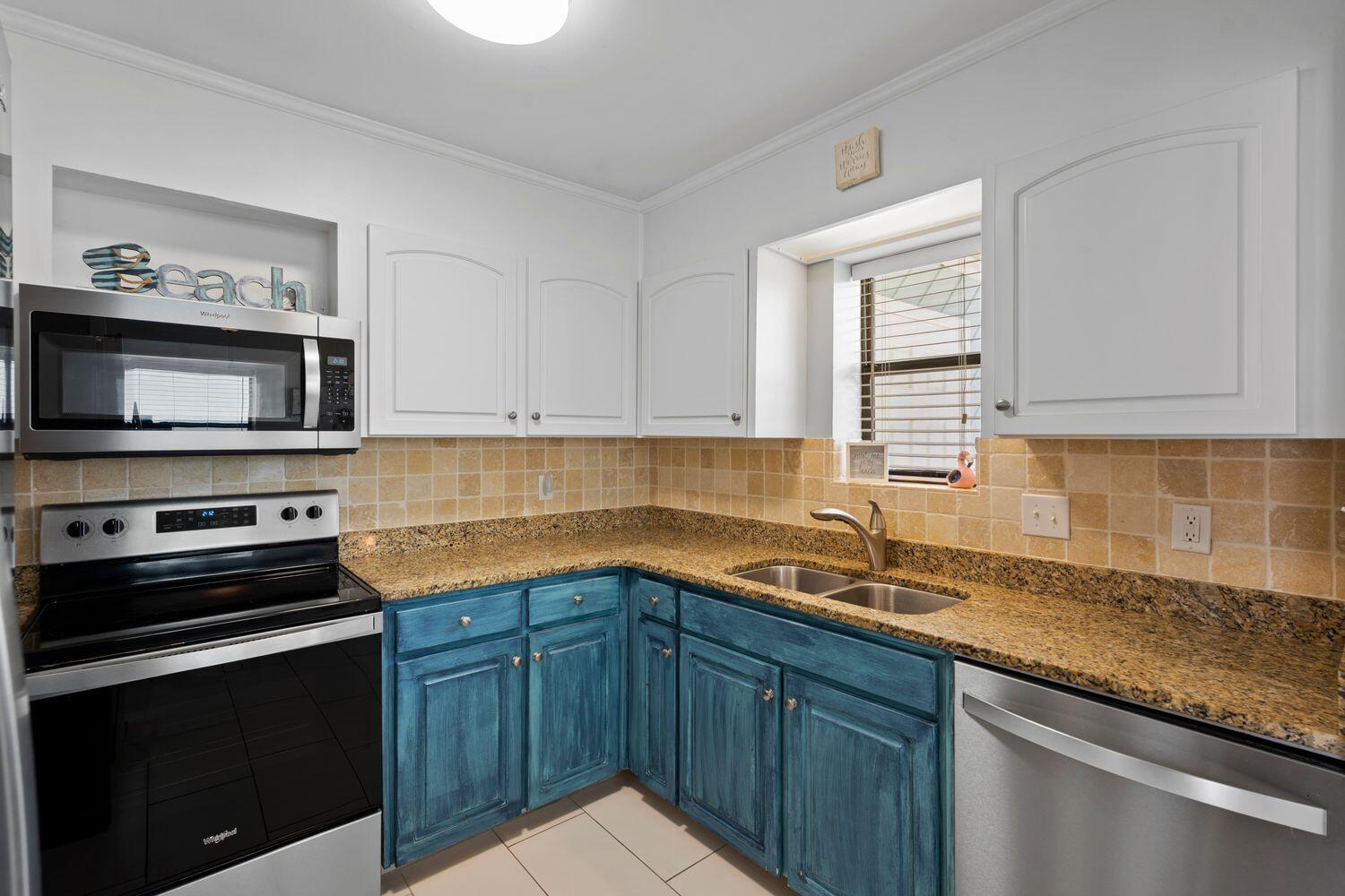 17642 Front Beach Road, J30