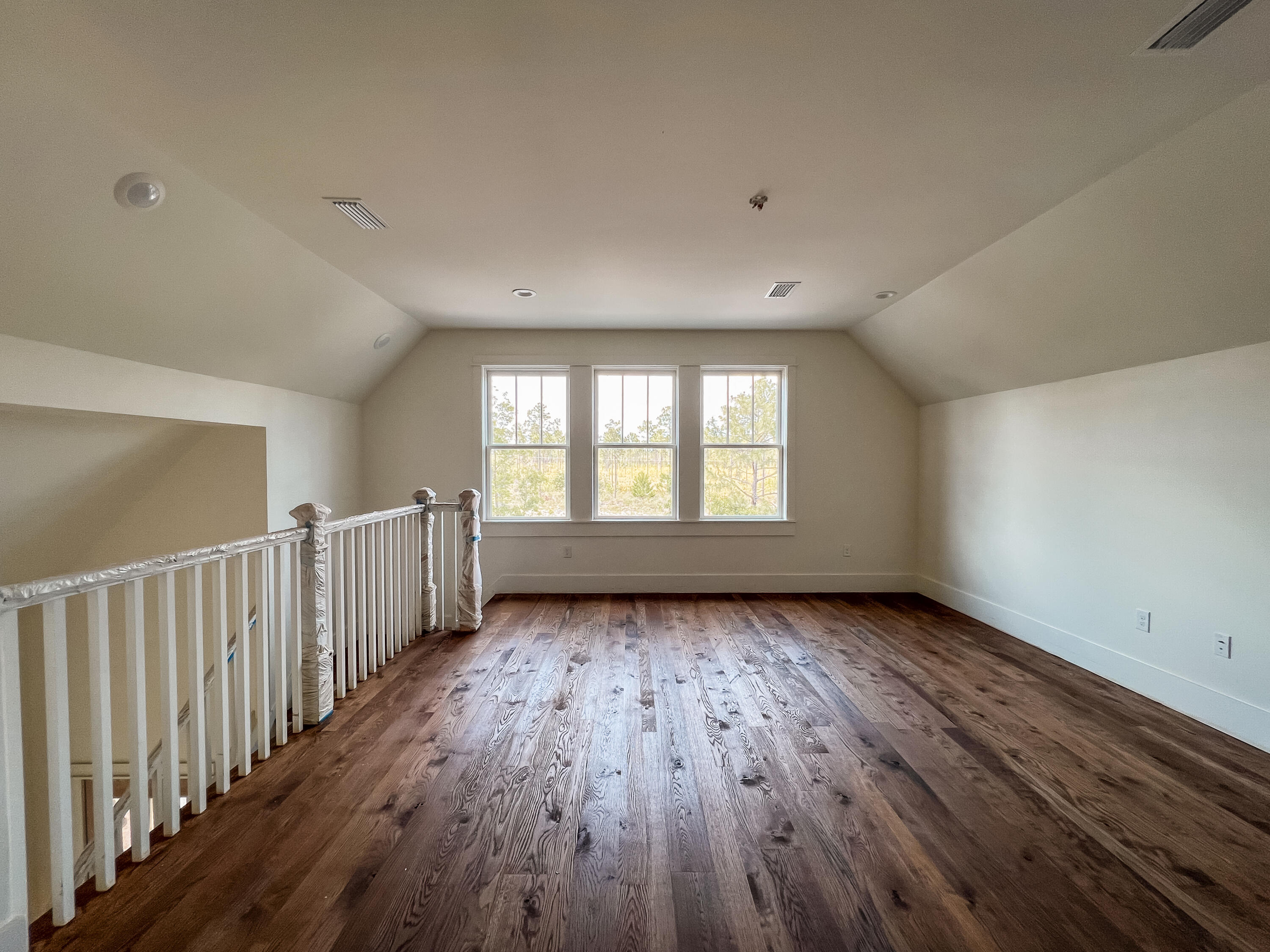1562 Salamander Trail