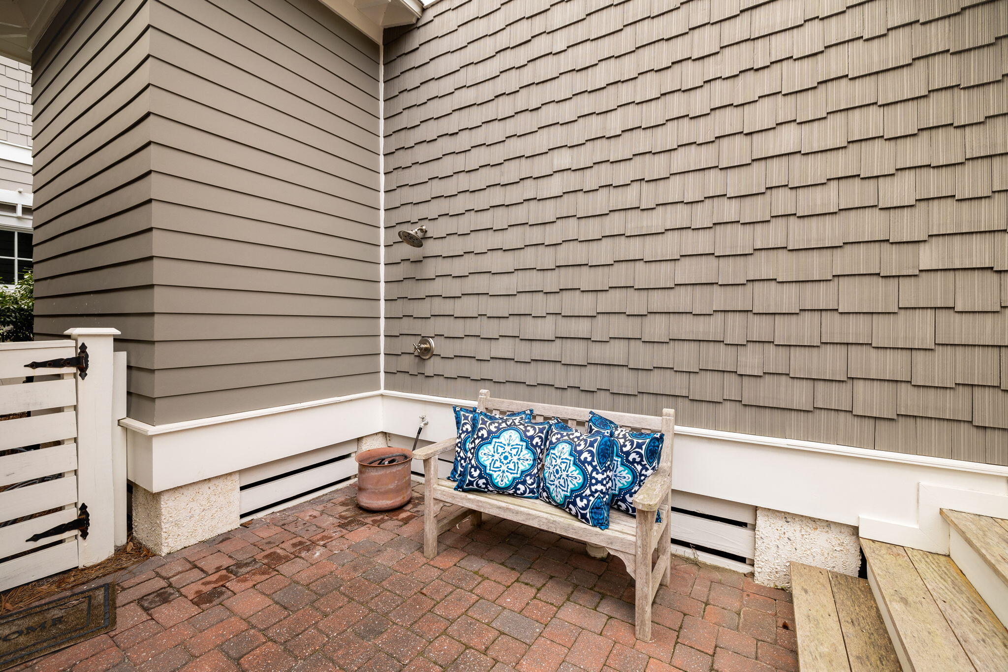 49 W Yacht Pond Lane