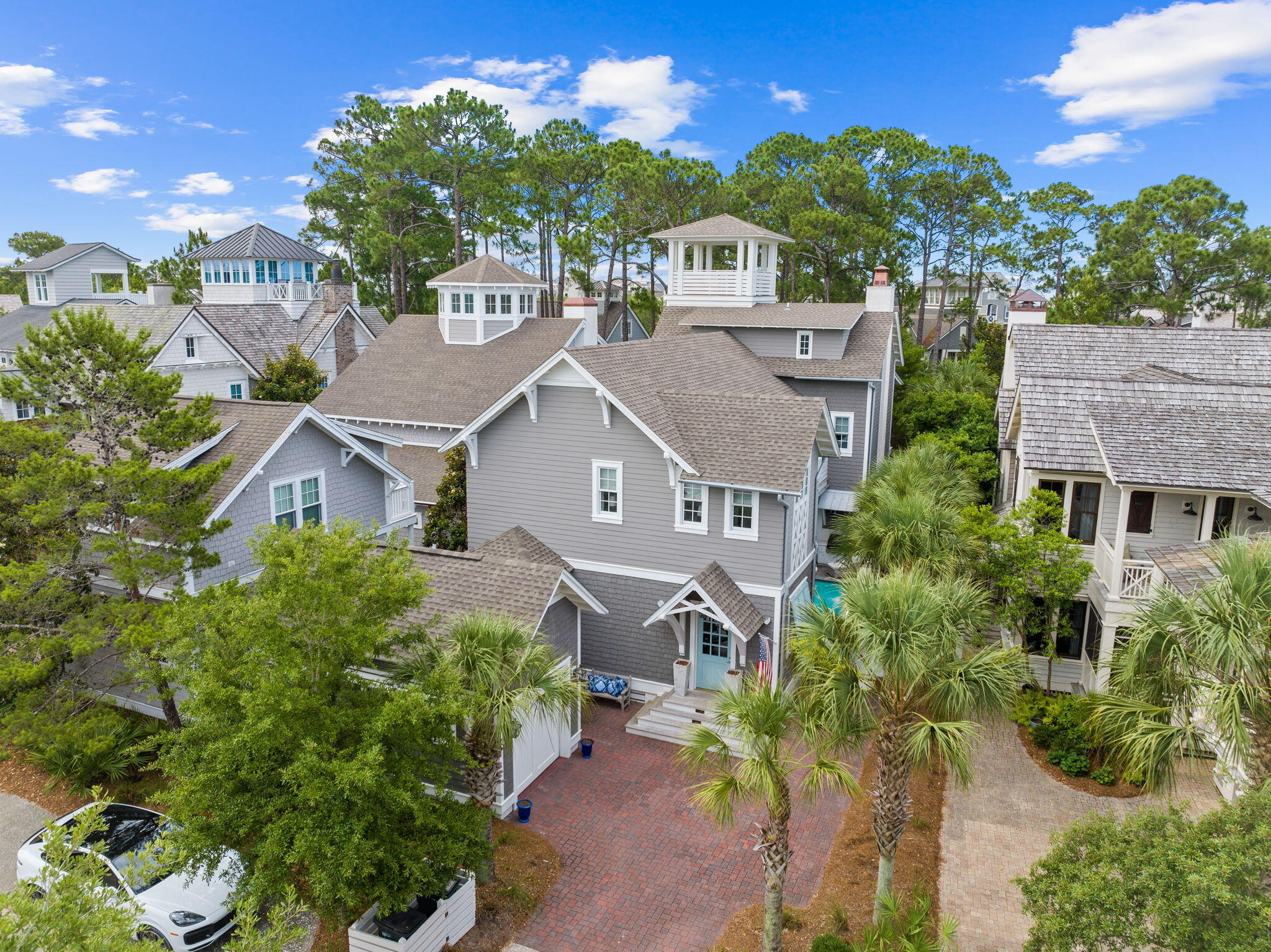 49 W Yacht Pond Lane