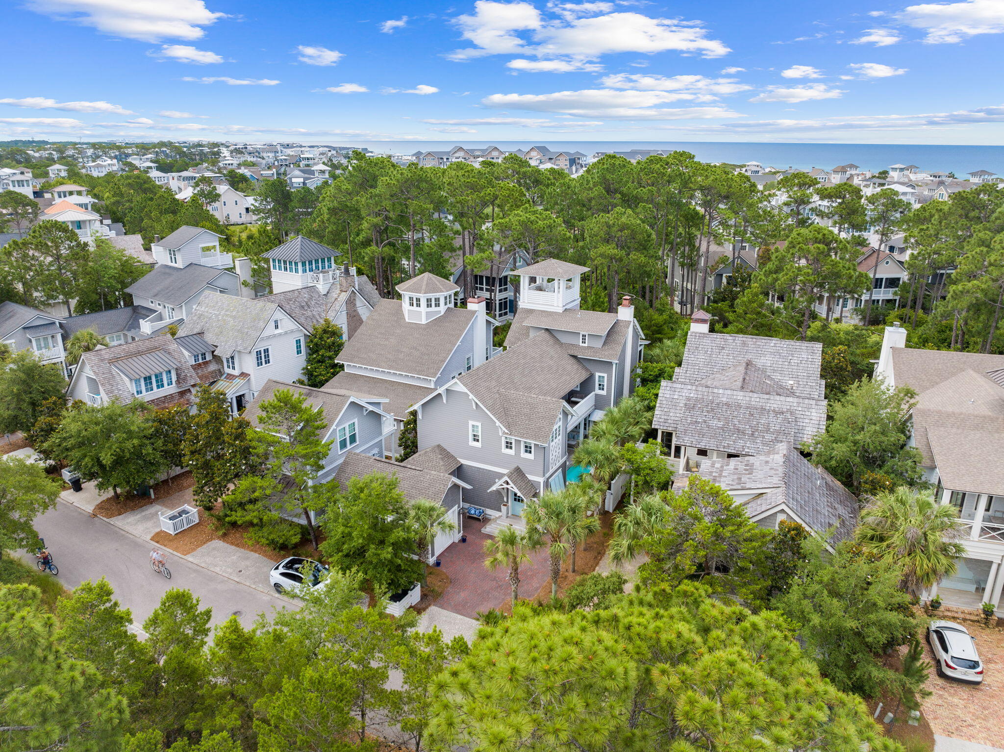 49 W Yacht Pond Lane