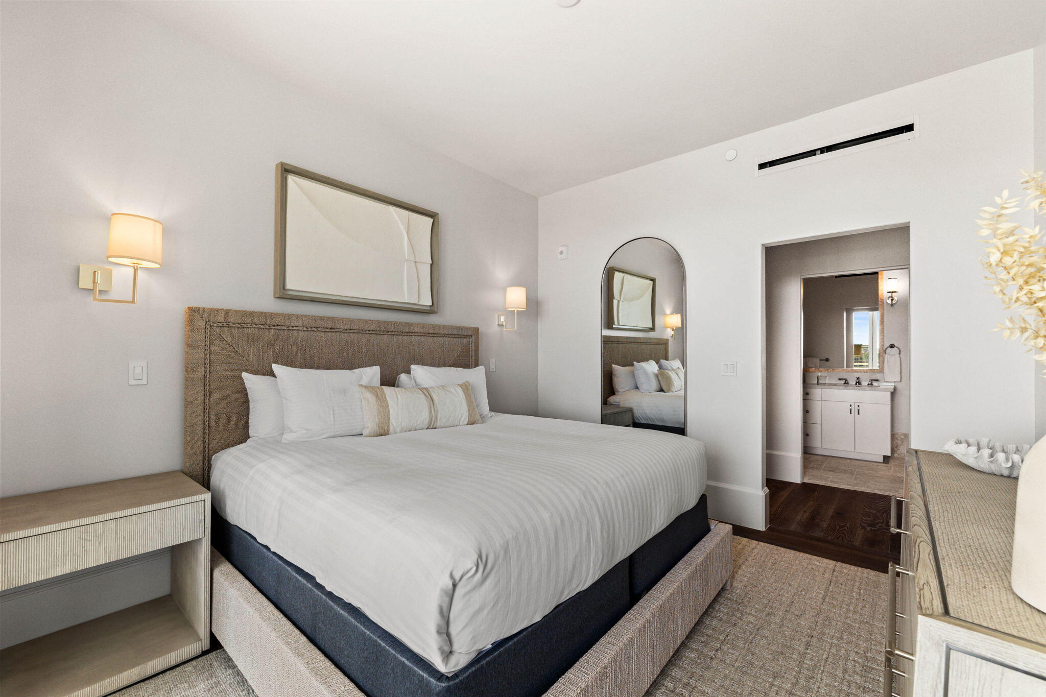 27 Admiralty Row, 306