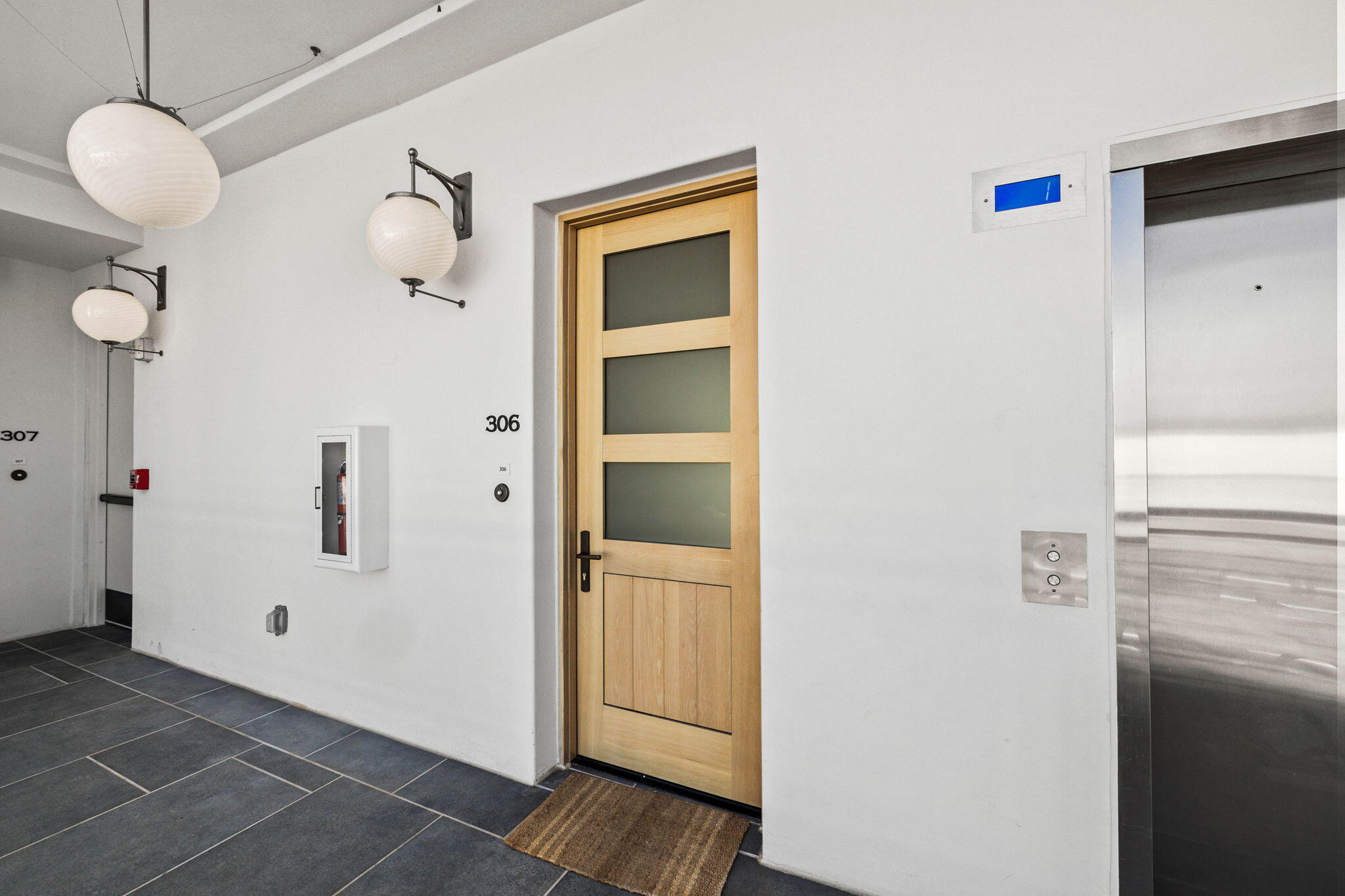 27 Admiralty Row, 306