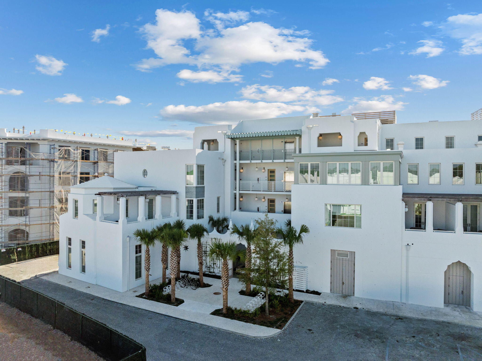 27 Admiralty Row, 306
