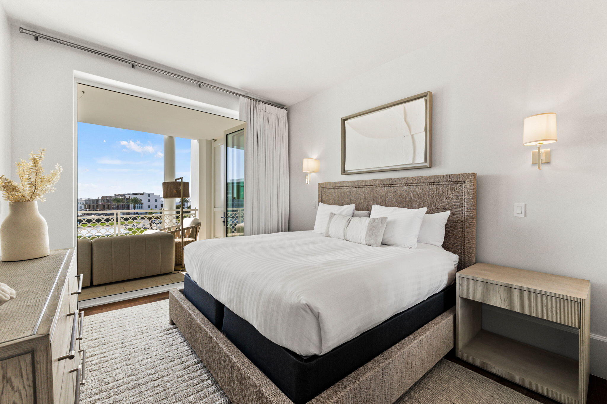 27 Admiralty Row, 306