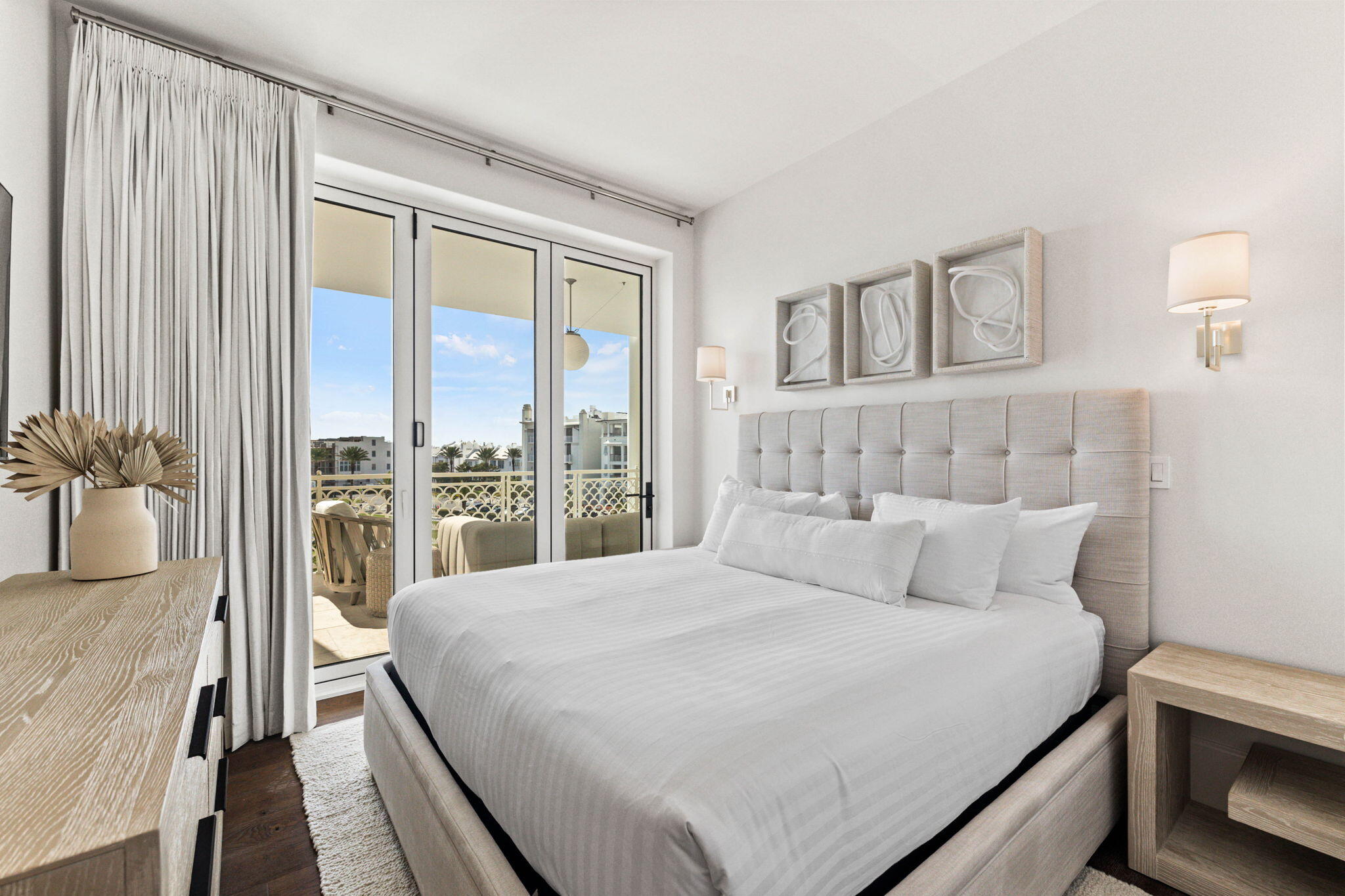 27 Admiralty Row, 306