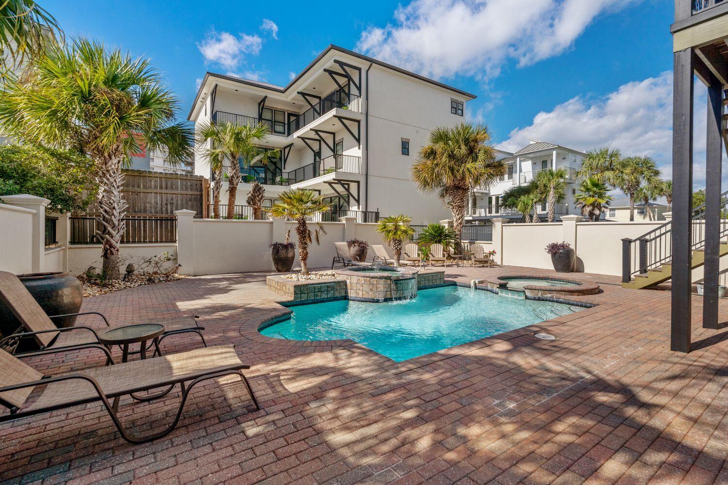 216 Sandtrap Road