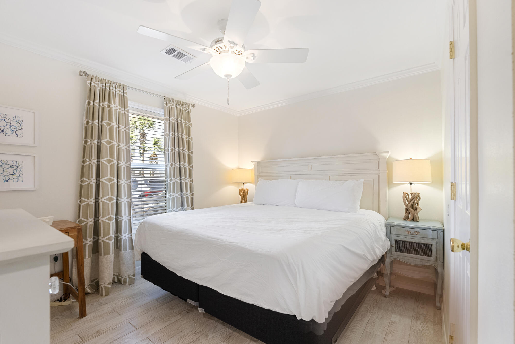 11 Beachside Drive, UNIT 811